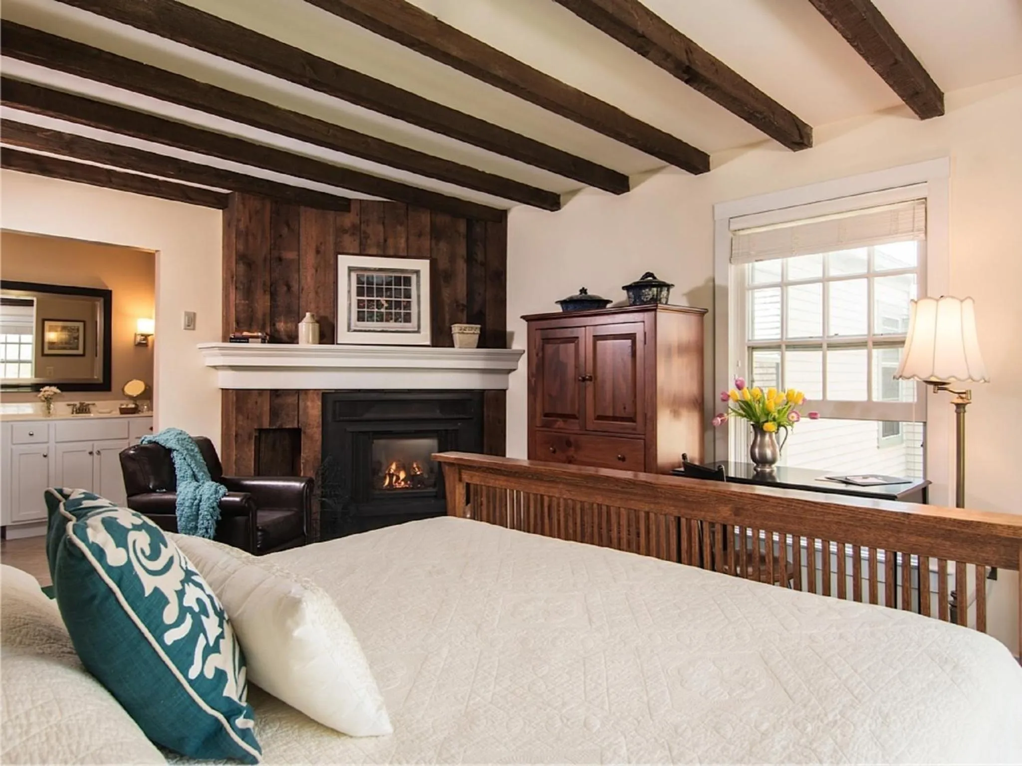 Bedroom, Bed in Chesterfield Inn