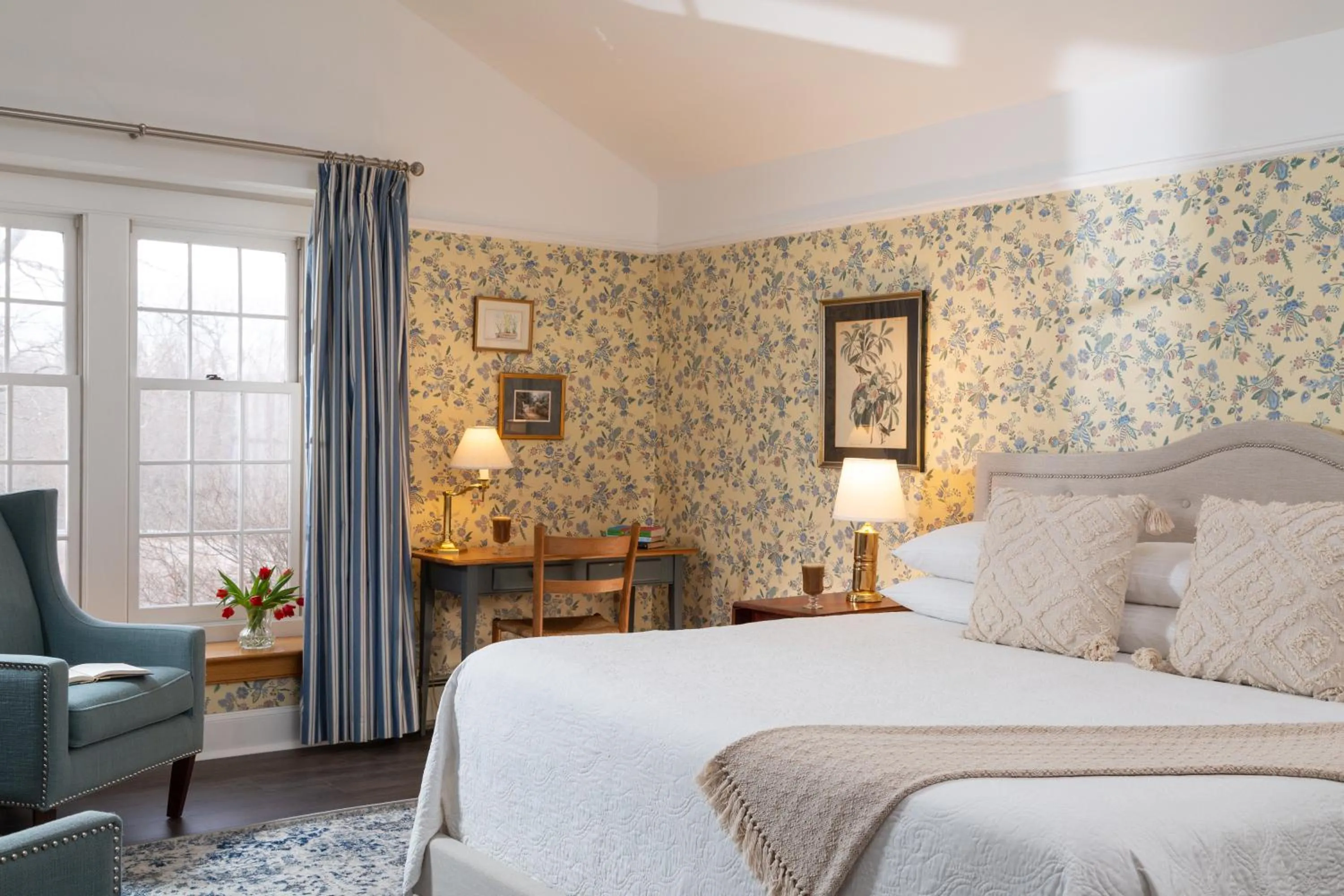 Bed in Chesterfield Inn