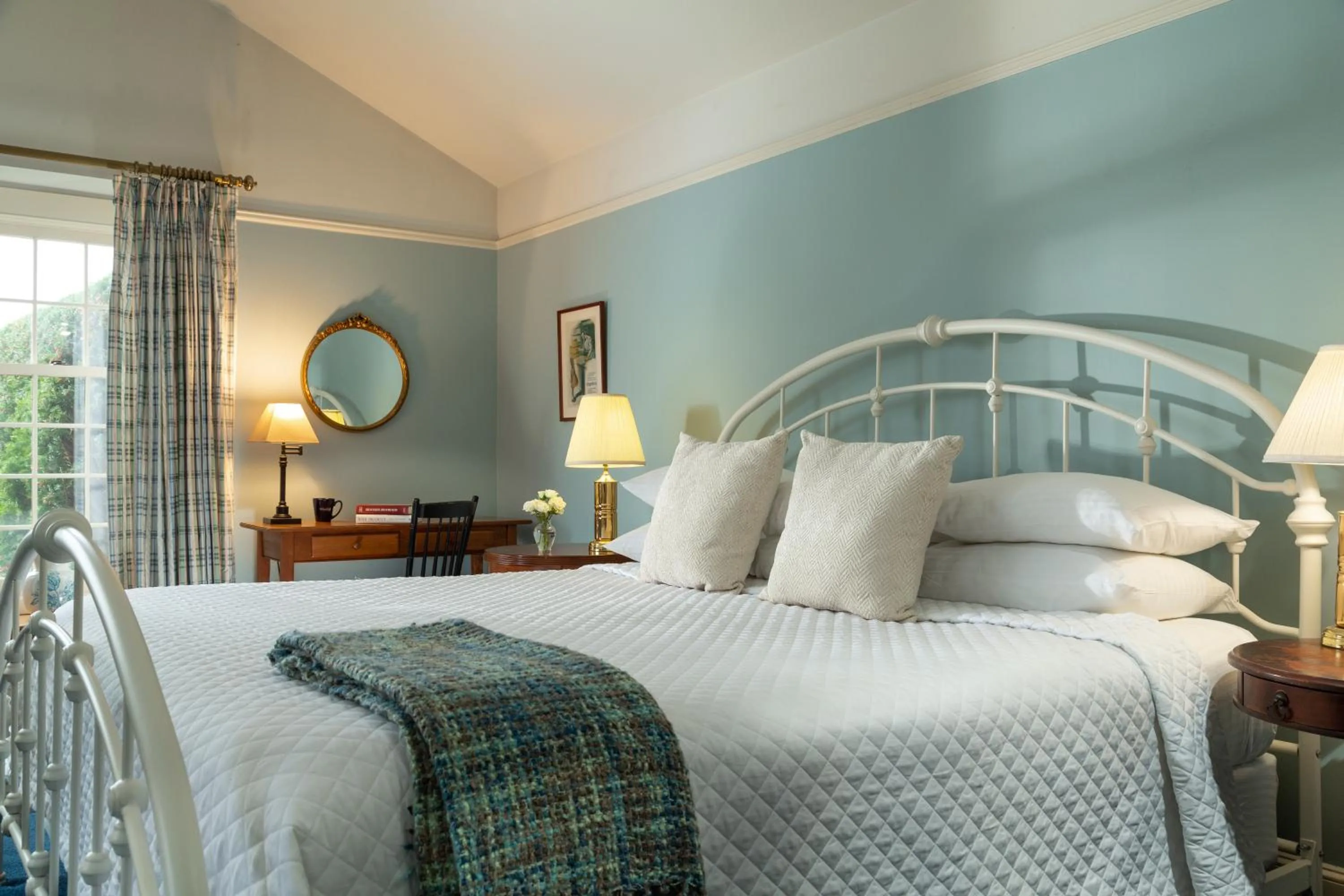 Bed in Chesterfield Inn