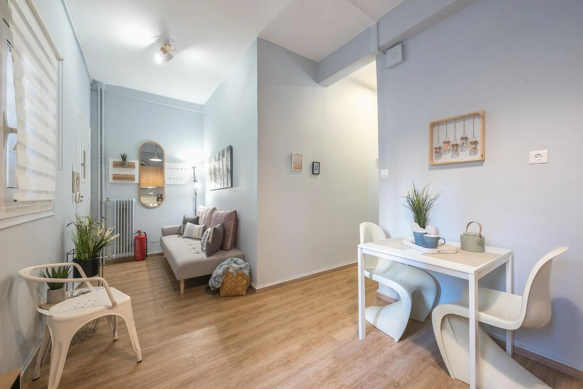 Living room in City Nest Apartment by Cloudkeys