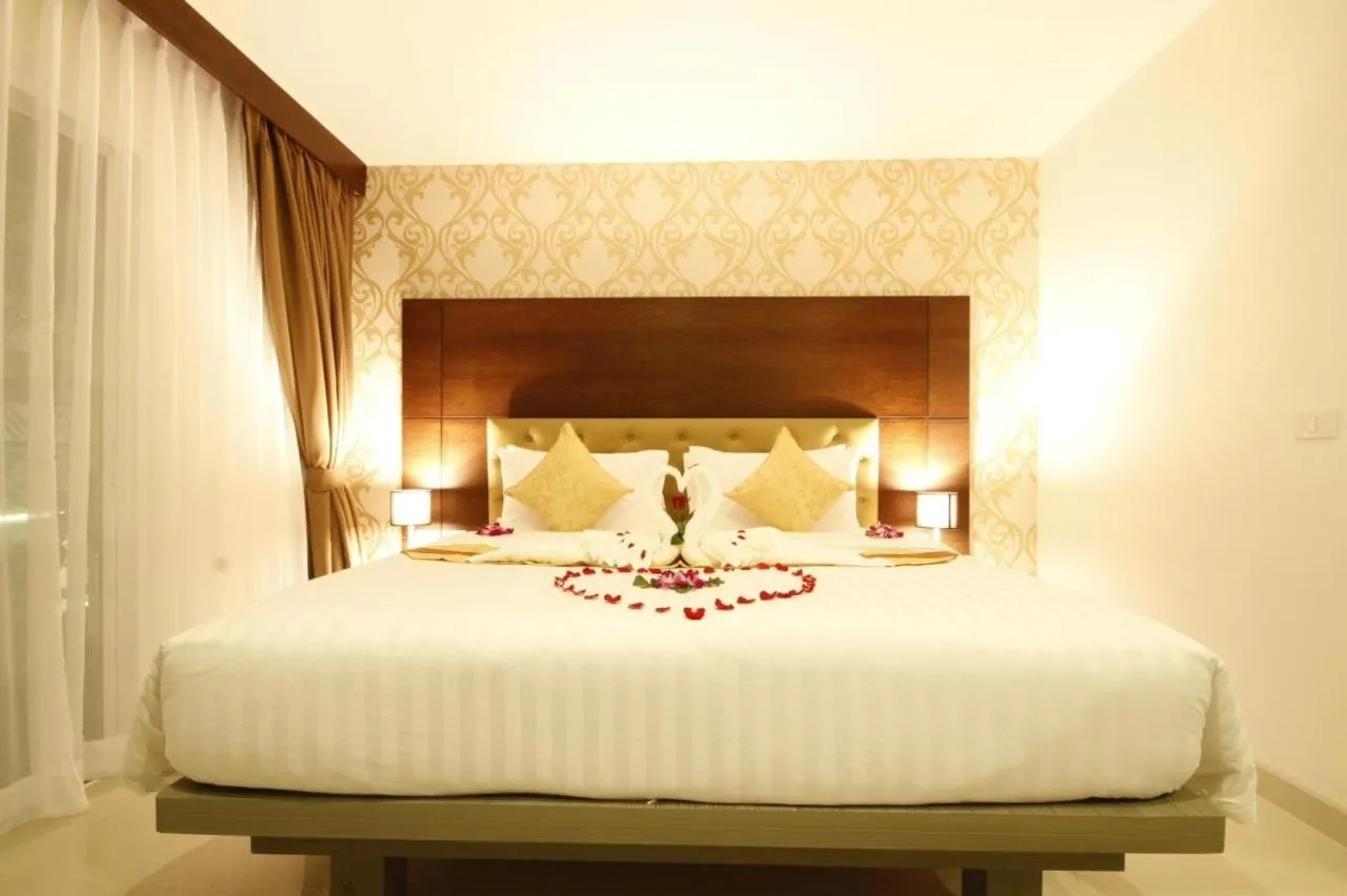 Bed in Hemingways Silk Hotel