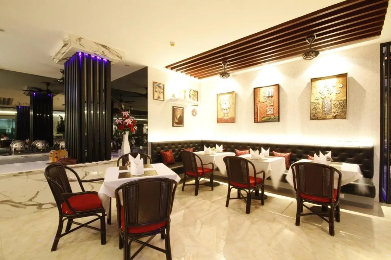 Breakfast in Hemingways Silk Hotel