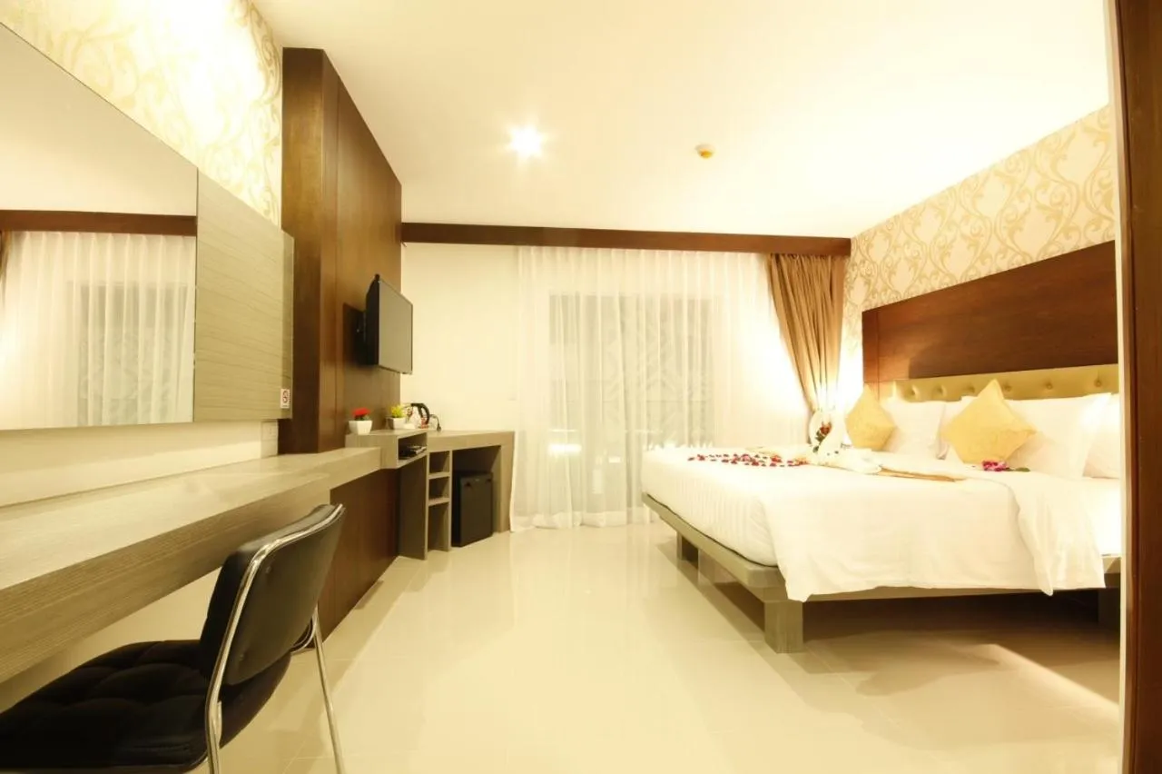 Bed in Hemingways Silk Hotel