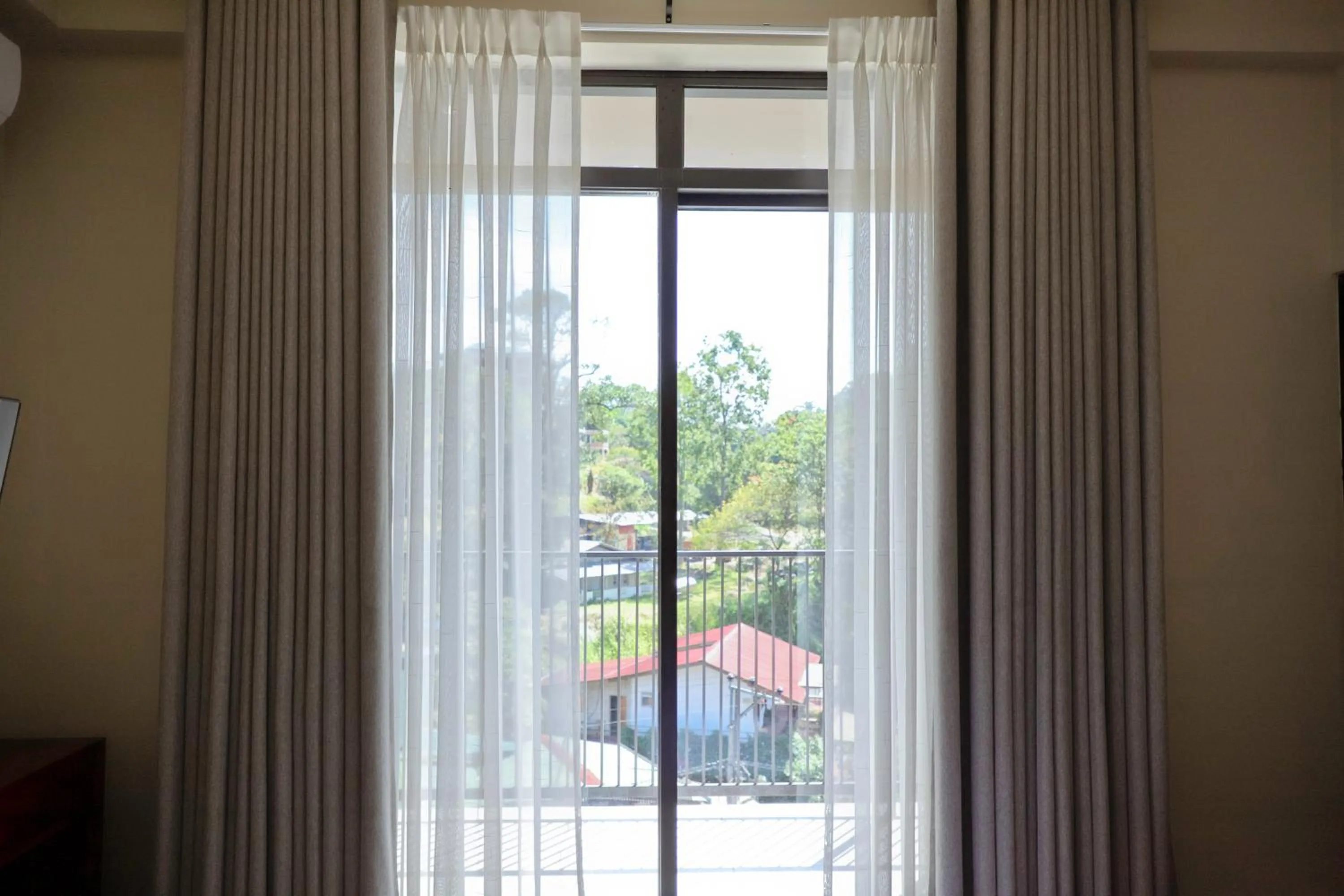 Garden view in Oak Ray La Ella Breeze