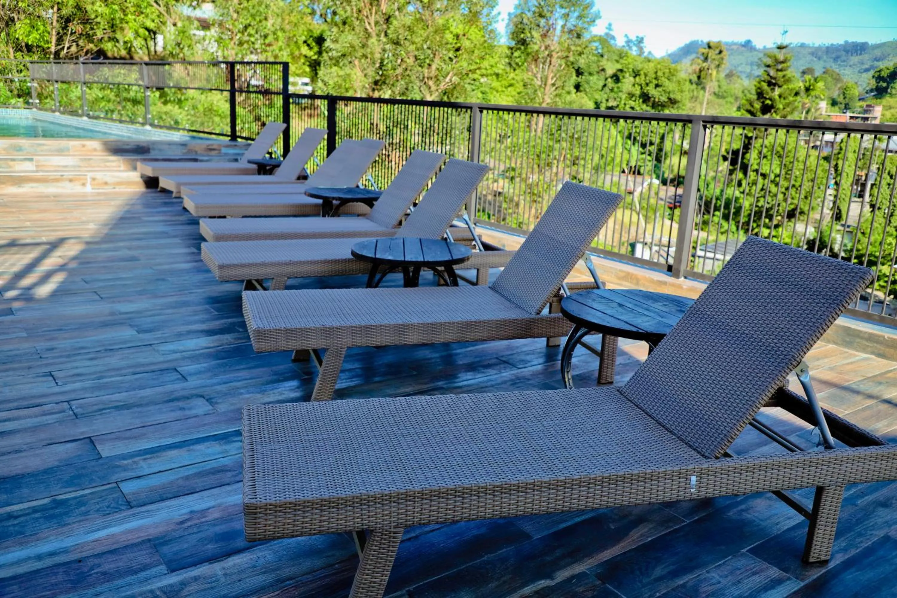 sunbed in Oak Ray La Ella Breeze