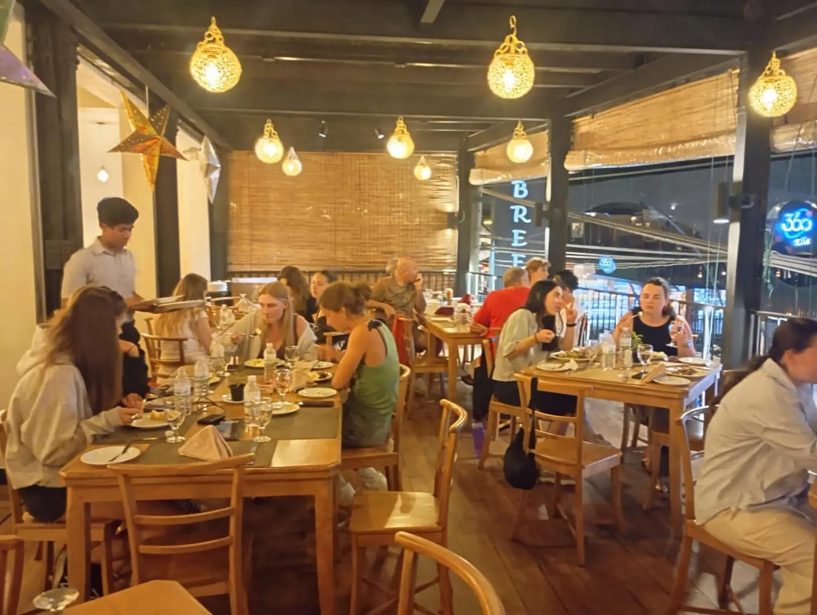 Restaurant/places to eat in Oak Ray La Ella Breeze