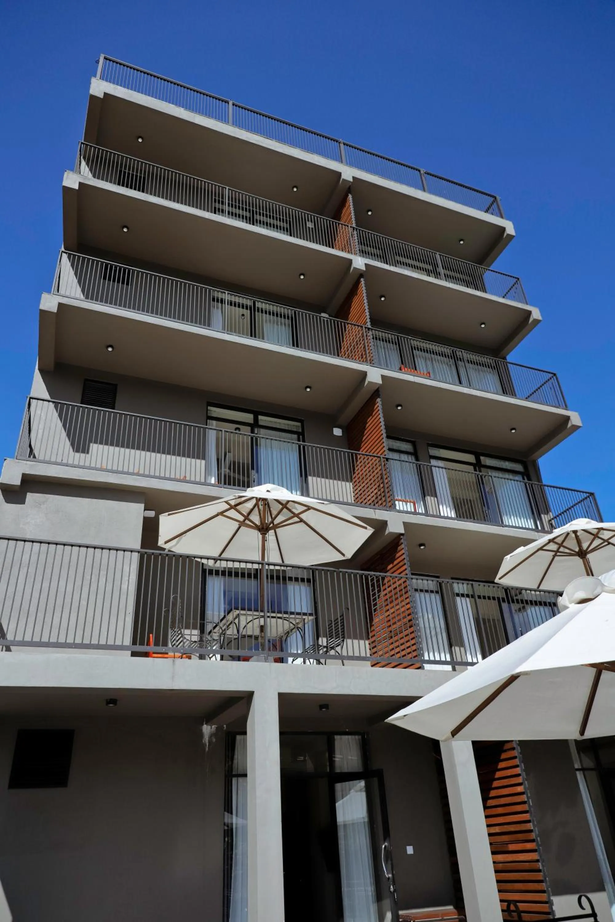 Property building in Oak Ray La Ella Breeze