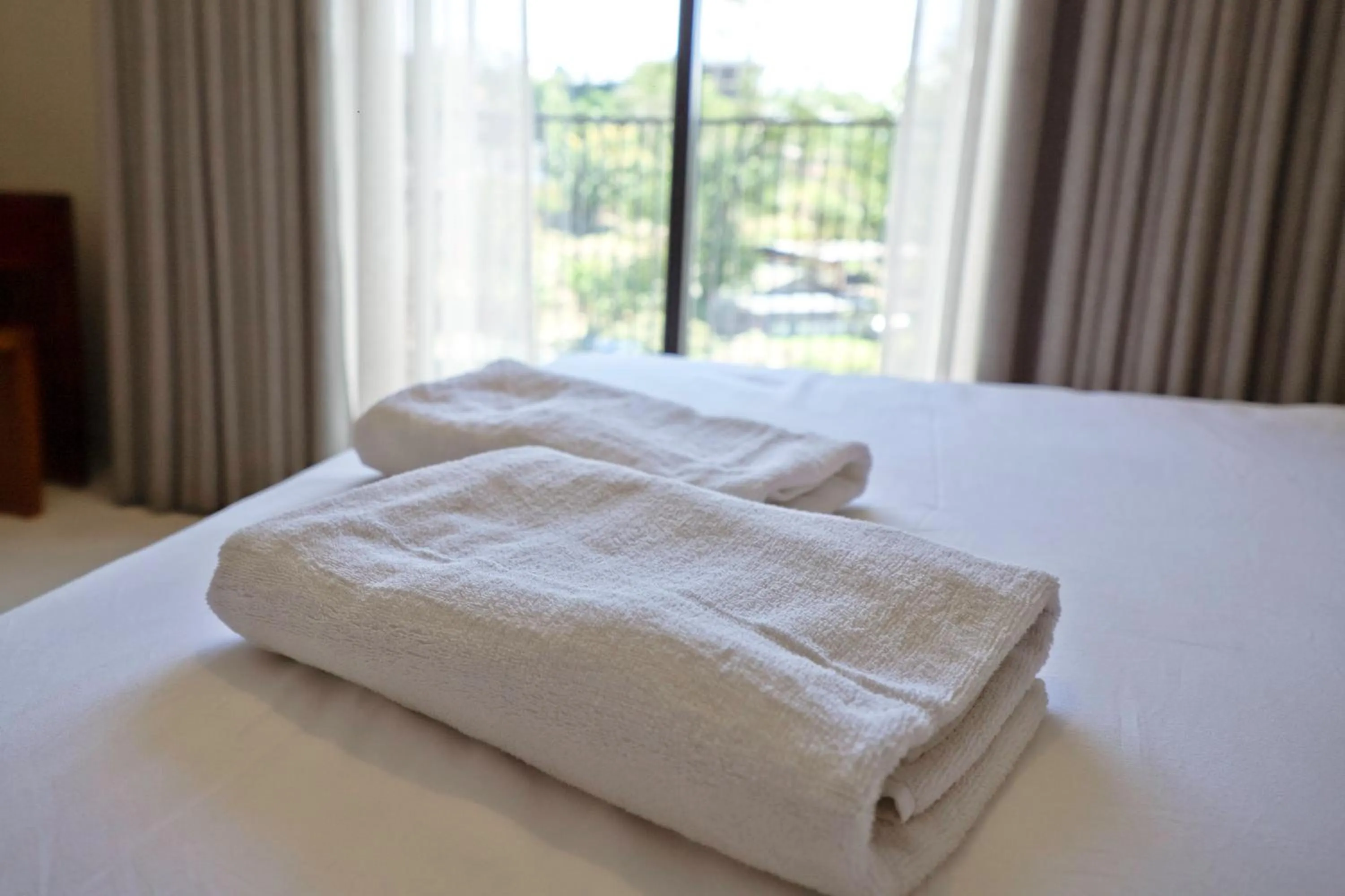 towels, Bed in Oak Ray La Ella Breeze