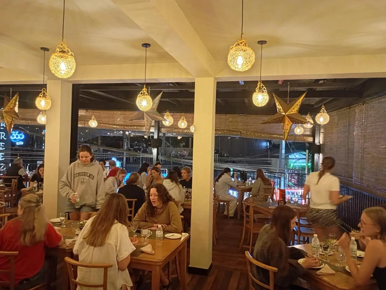 Restaurant/places to eat in Oak Ray La Ella Breeze