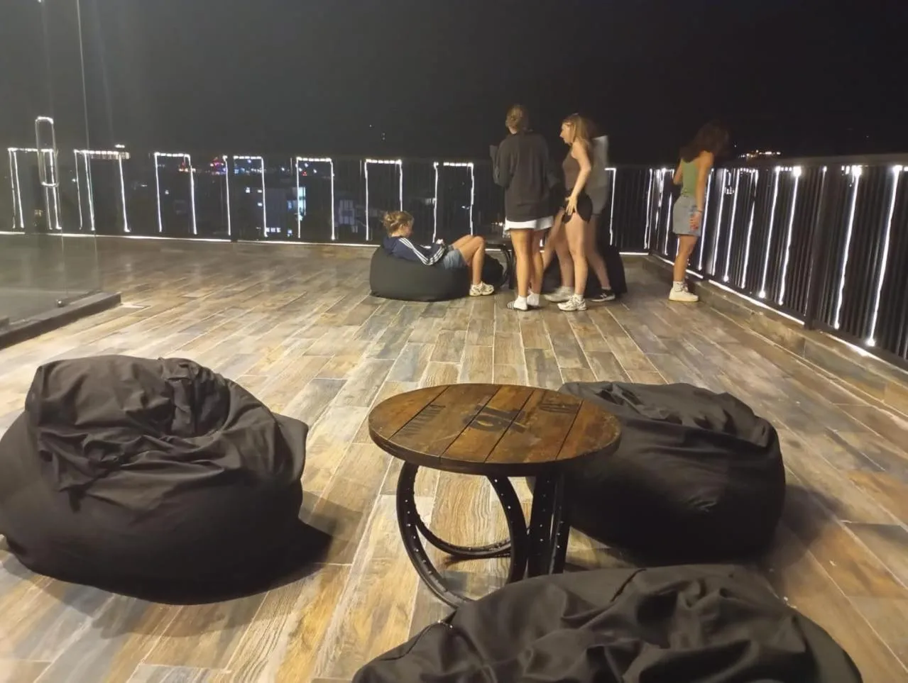 Night in Oak Ray La Ella Breeze