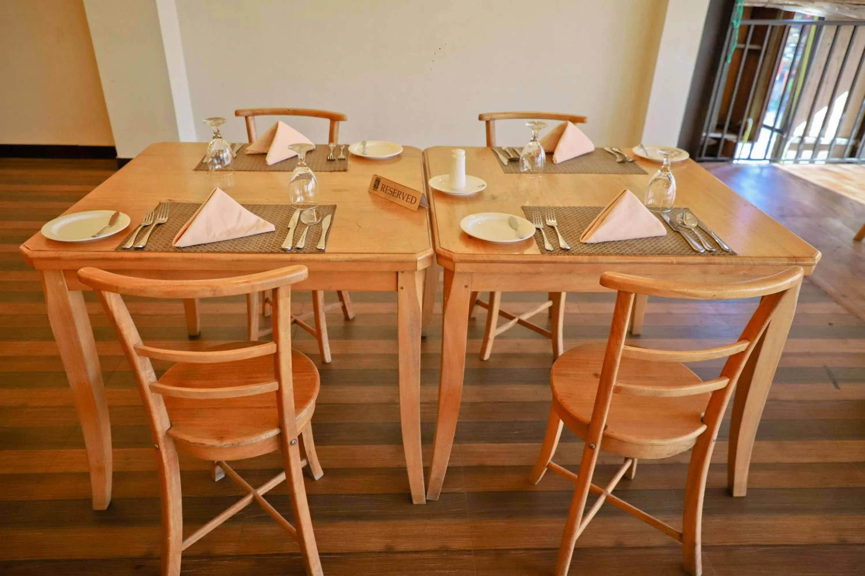 Restaurant/places to eat in Oak Ray La Ella Breeze