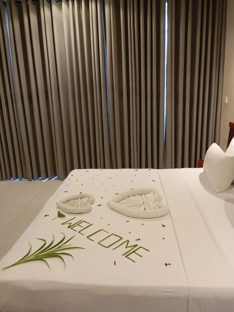 Bed in Oak Ray La Ella Breeze