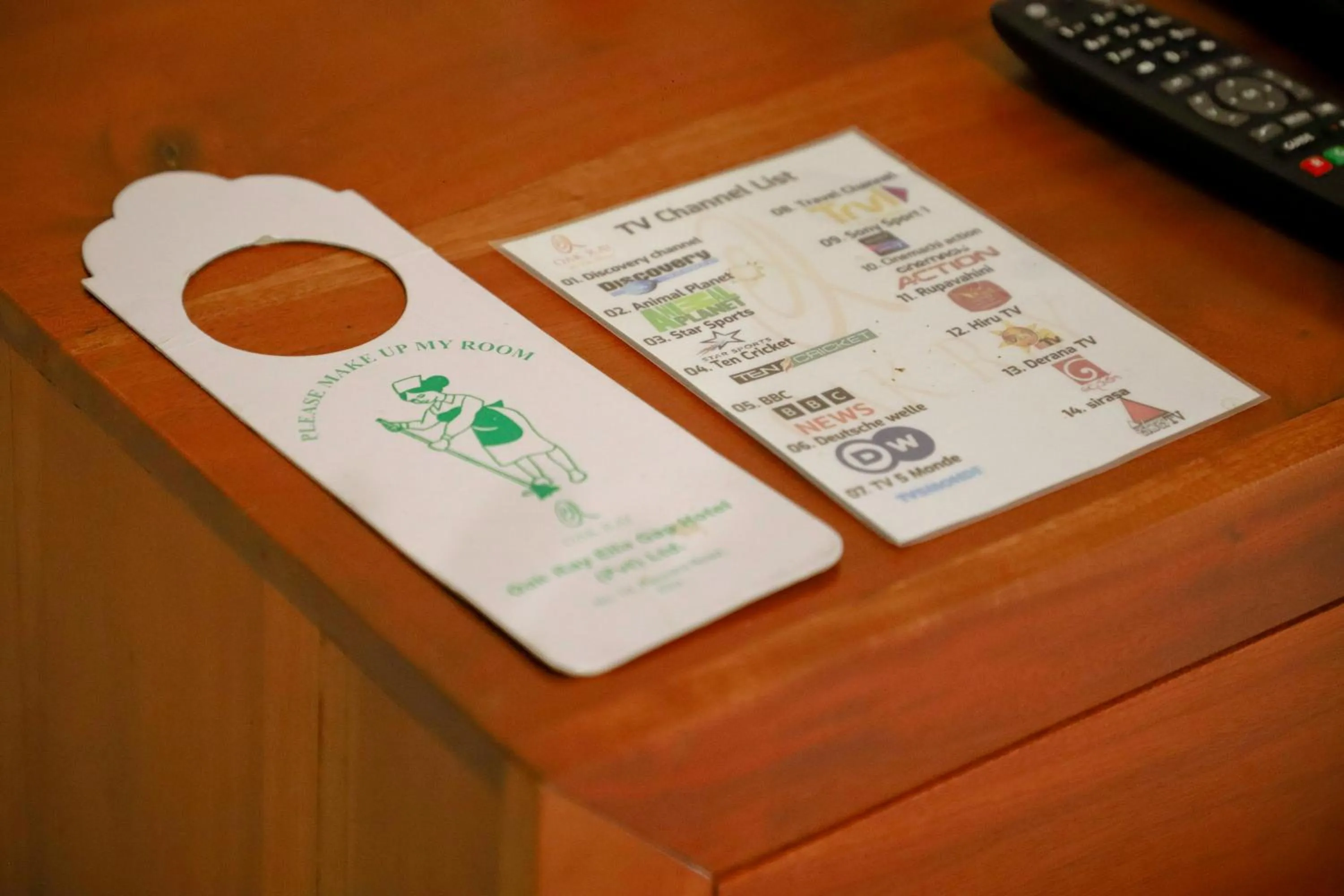 Text overlay in Oak Ray La Ella Breeze