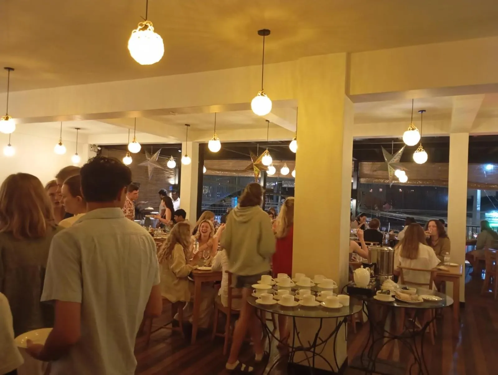 group of guests in Oak Ray La Ella Breeze