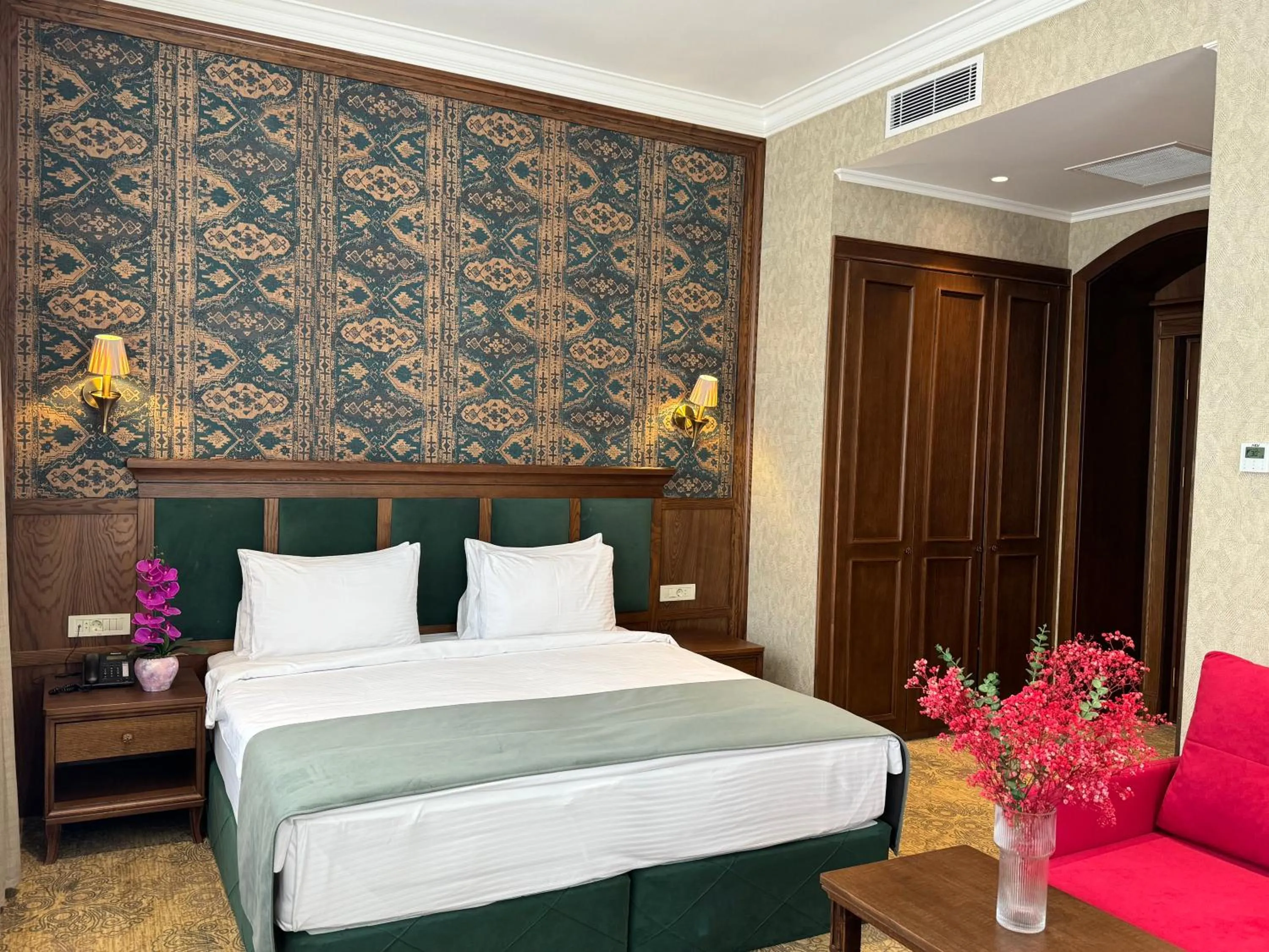 Living room, Bed in Midway Hotel Baku