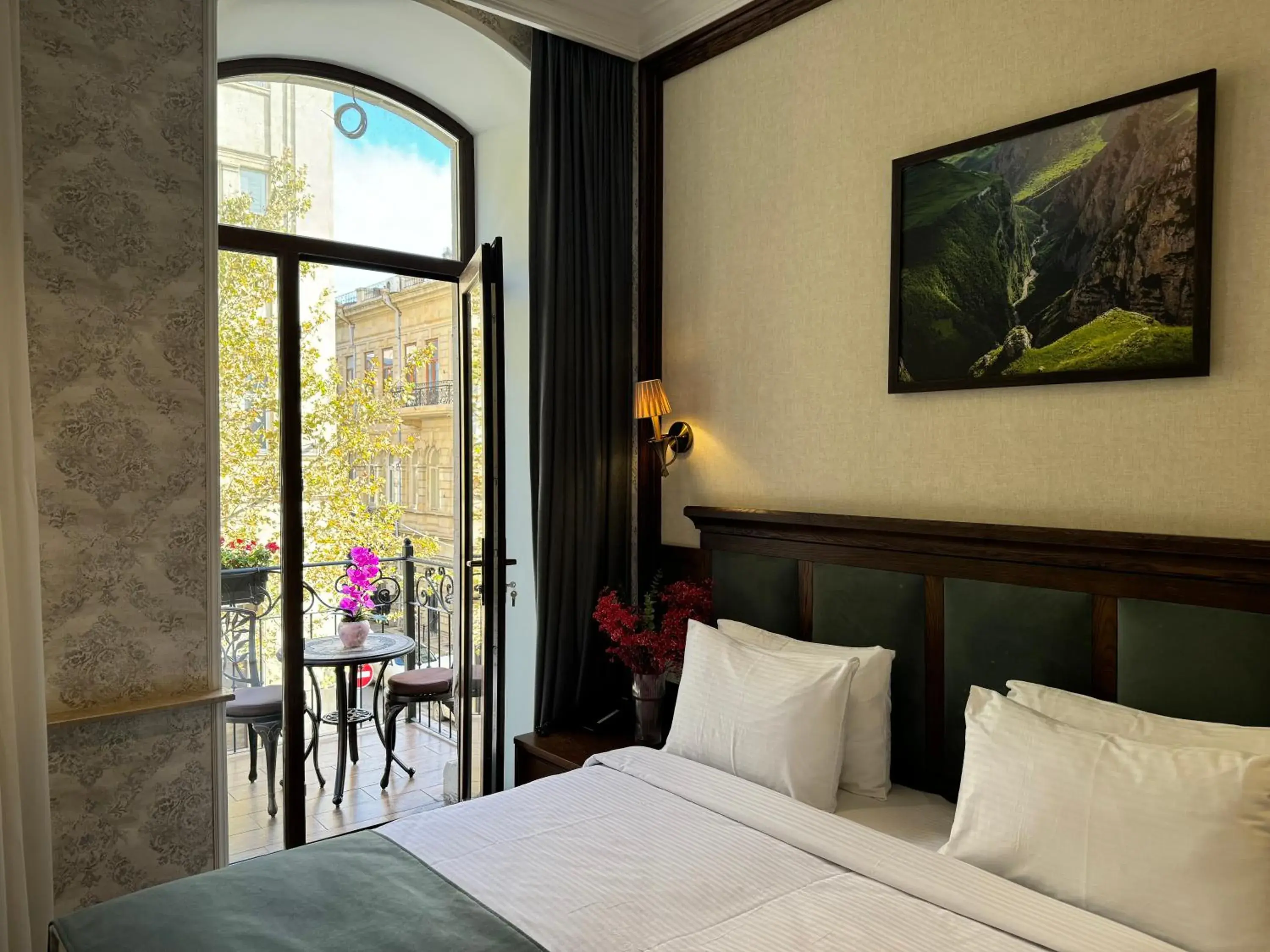 Deluxe Double Room with Balcony in Midway Hotel Baku Deluxe Double Room with Balcony in Midway Hotel Baku