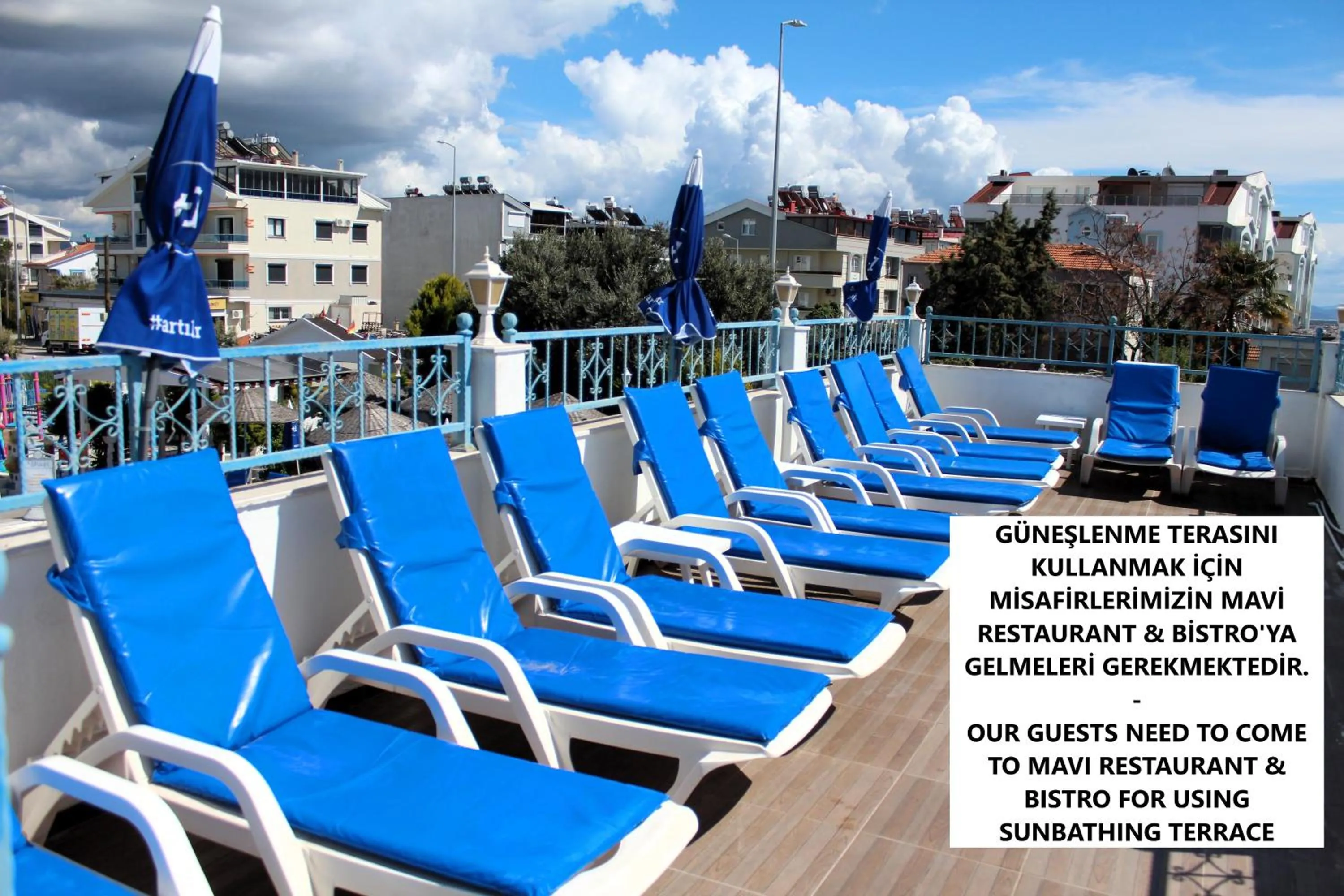 Balcony/Terrace in Mavi Restaurant & Apartments 3