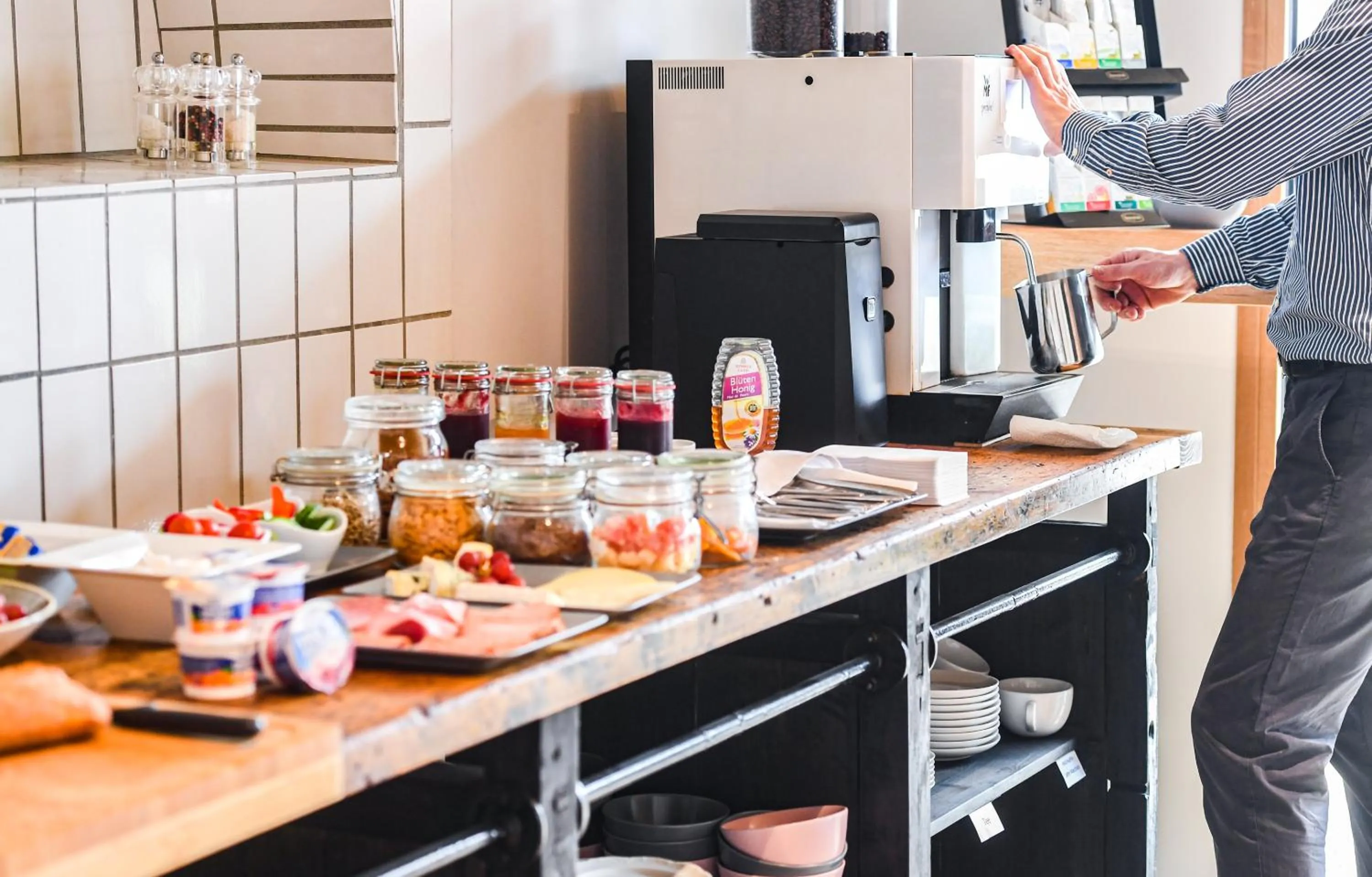 Buffet breakfast in Hotel & Restaurant Zur Glocke