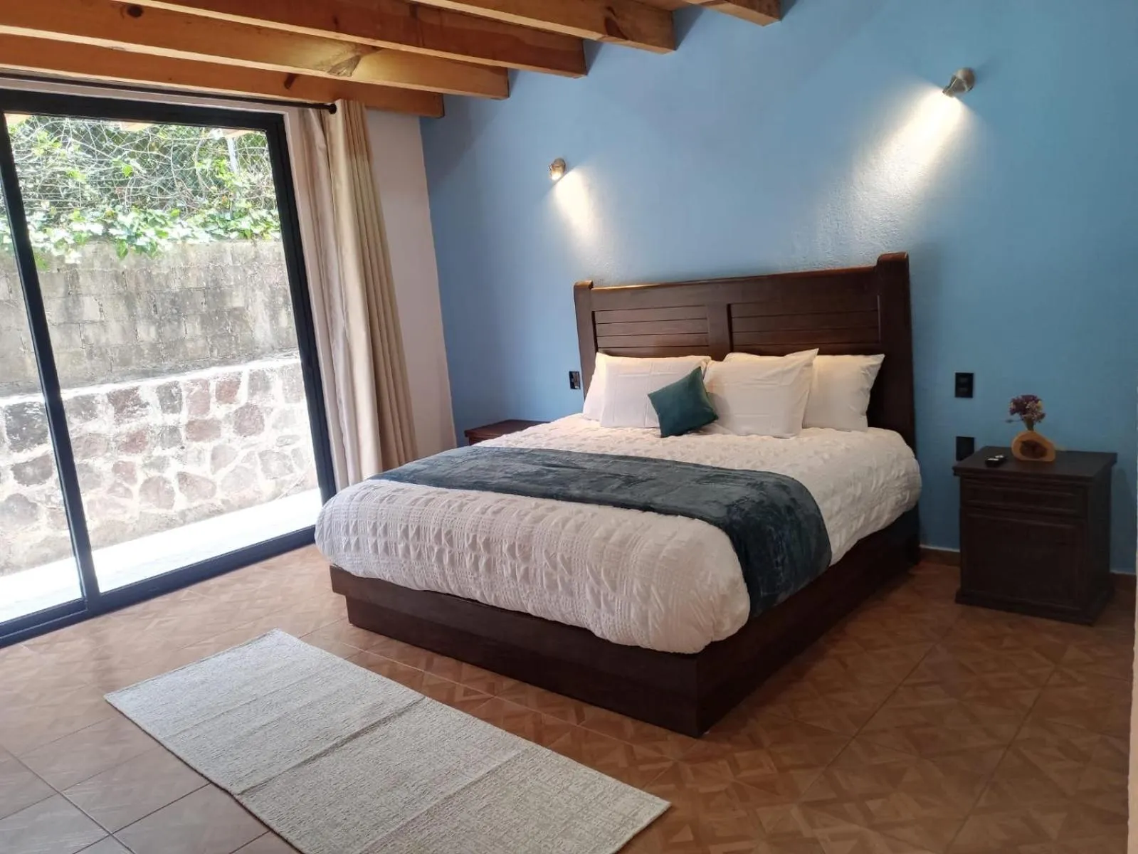 Photo of the whole room, Bed in Hotel Campestre, Valle de Bravo