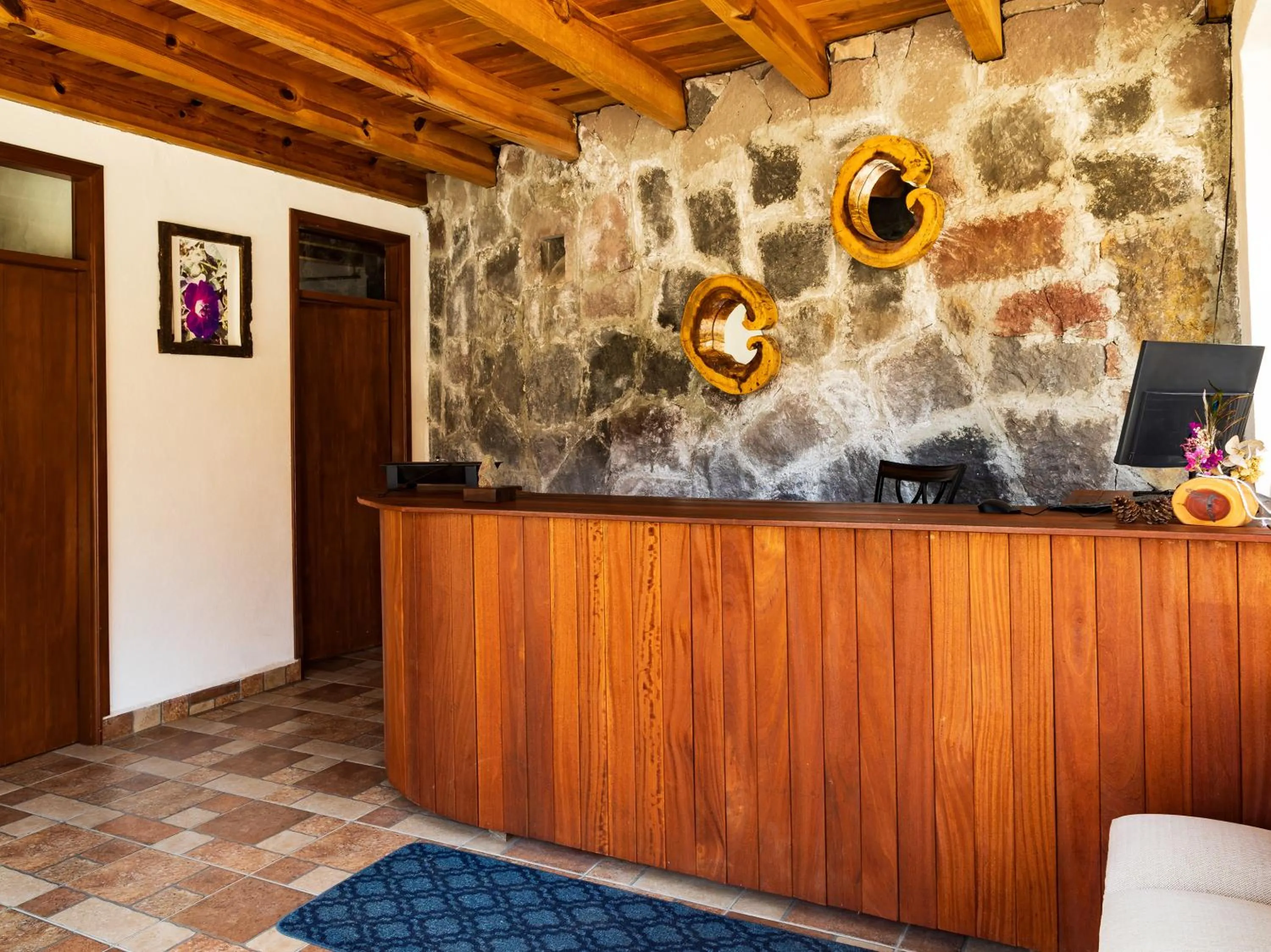 Lobby or reception in Hotel Campestre, Valle de Bravo