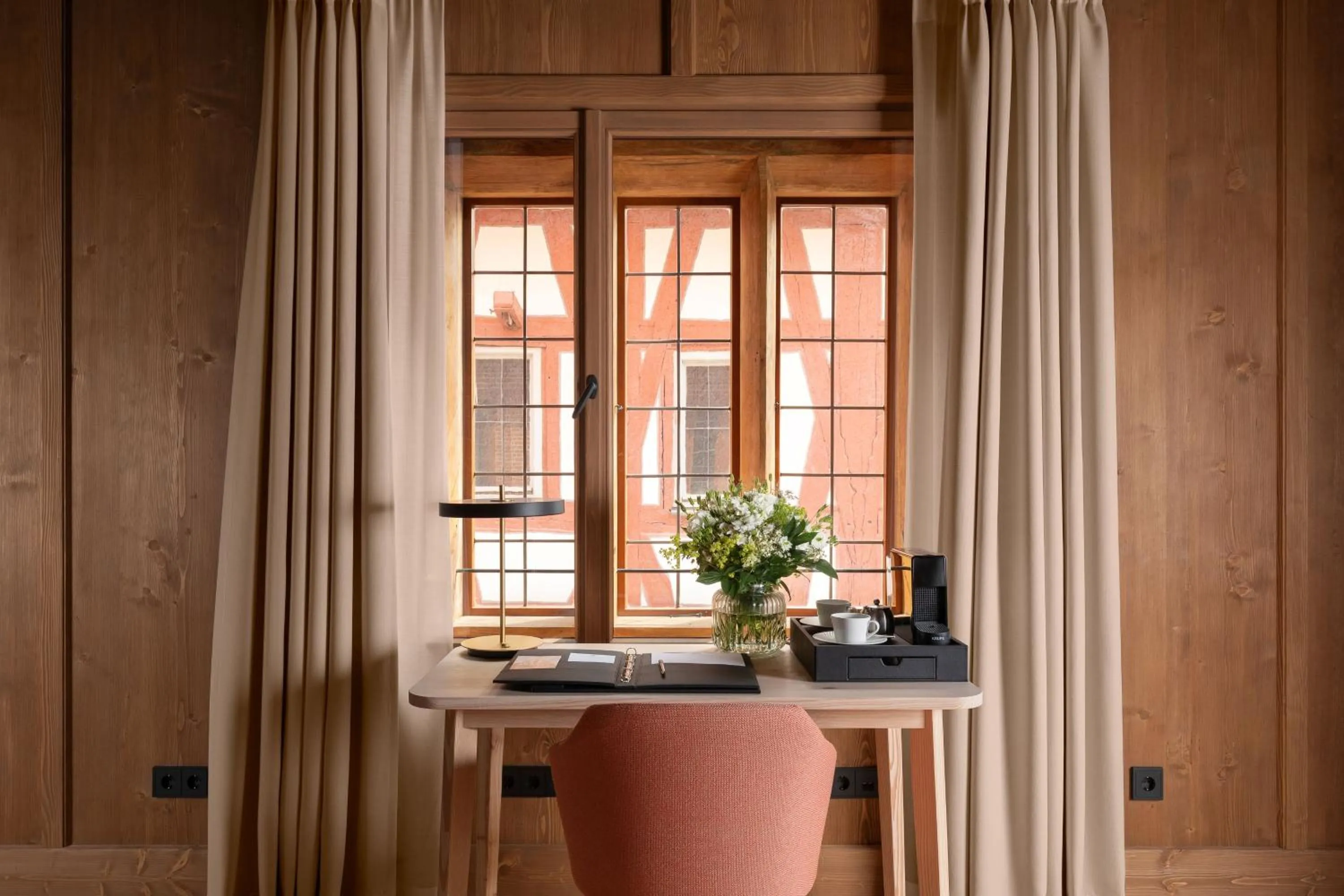 Seating area in Hotel Krone Oettingen