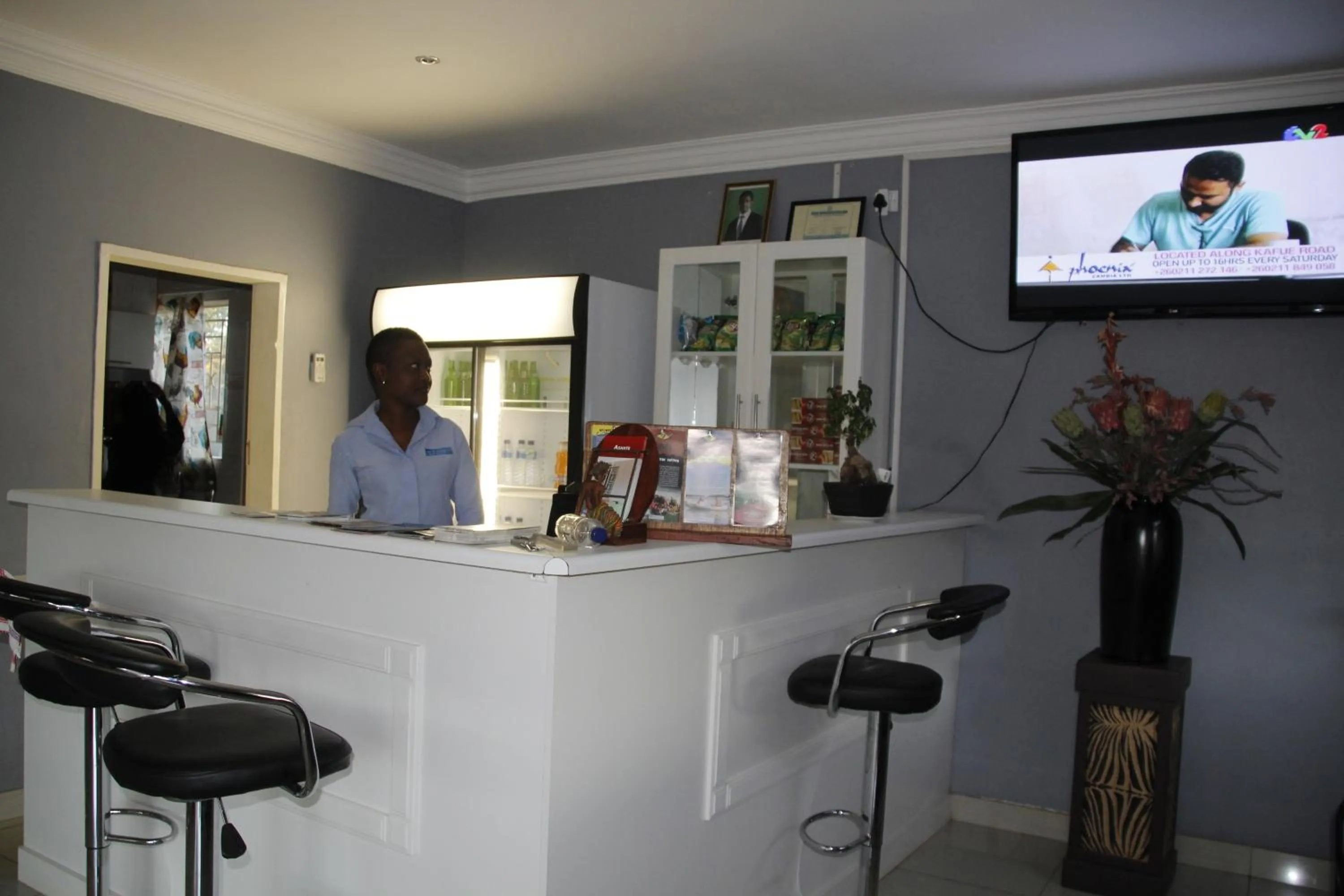 Restaurant/places to eat in Asante Apartments