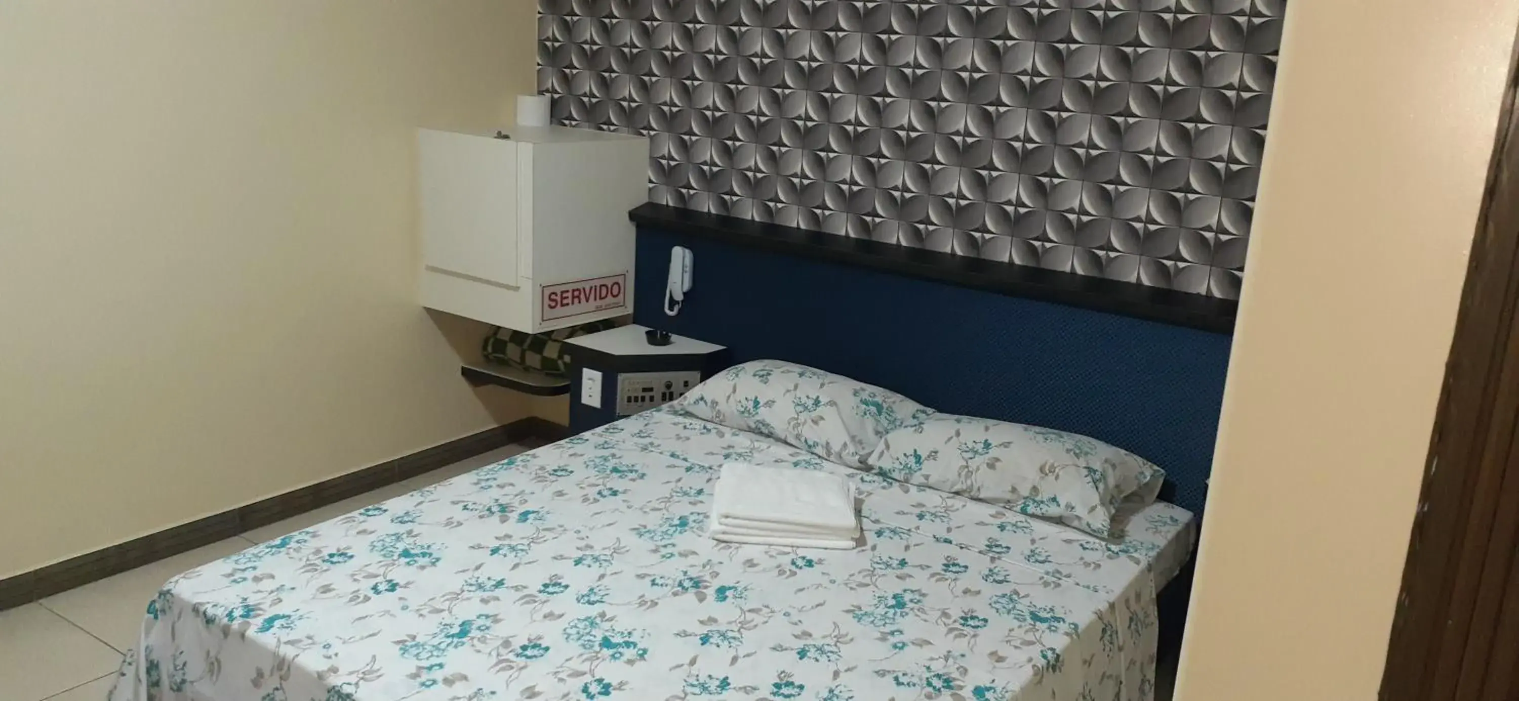 Deluxe Double Room with Bath in Charlott Hotel Deluxe Double Room with Bath in Charlott Hotel