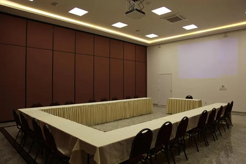 Meeting/conference room in Mogano Premium Hotel - ELETROPOSTO