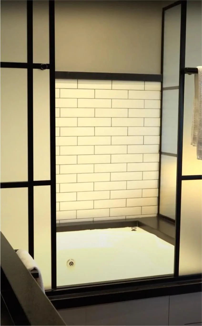 Hot Tub in Mogano Premium Hotel - ELETROPOSTO