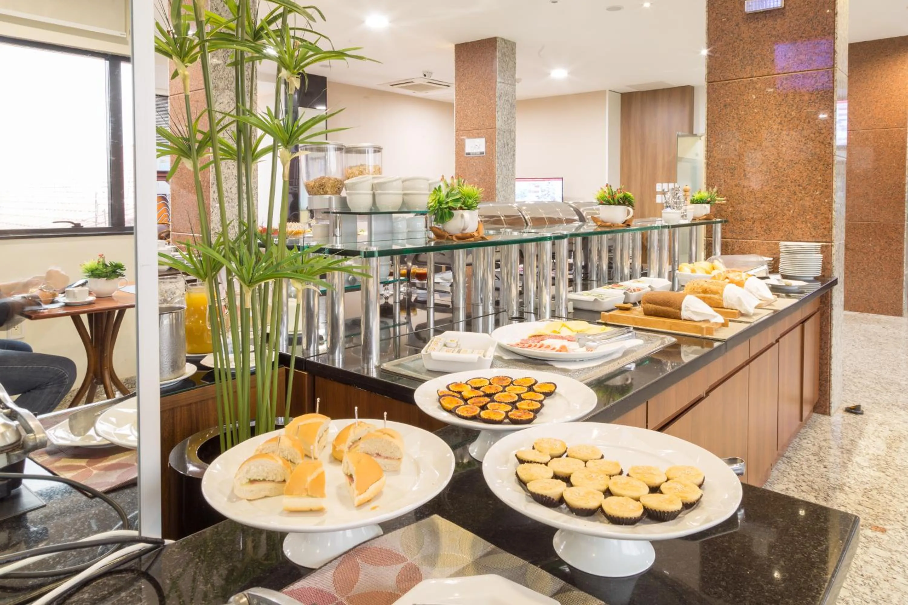 Restaurant/places to eat in Mogano Premium Hotel - ELETROPOSTO