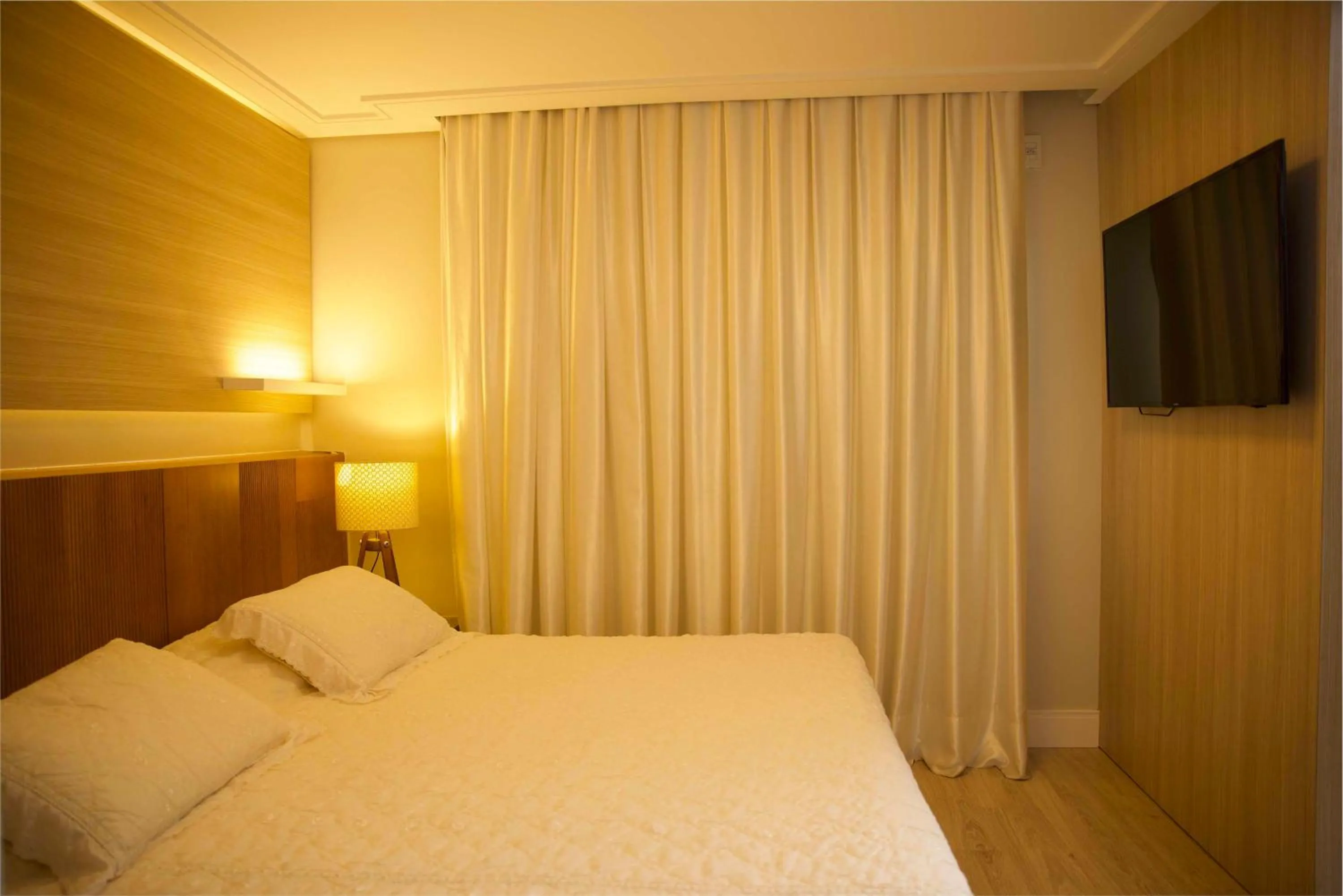 Bed in Mogano Premium Hotel - ELETROPOSTO