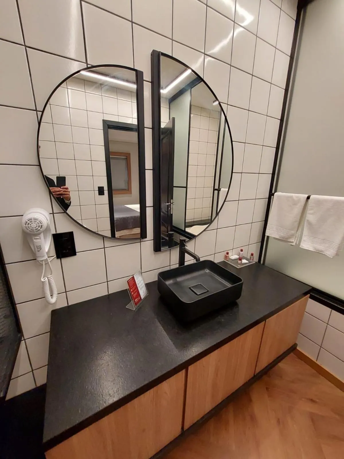 Bathroom in Mogano Premium Hotel - ELETROPOSTO