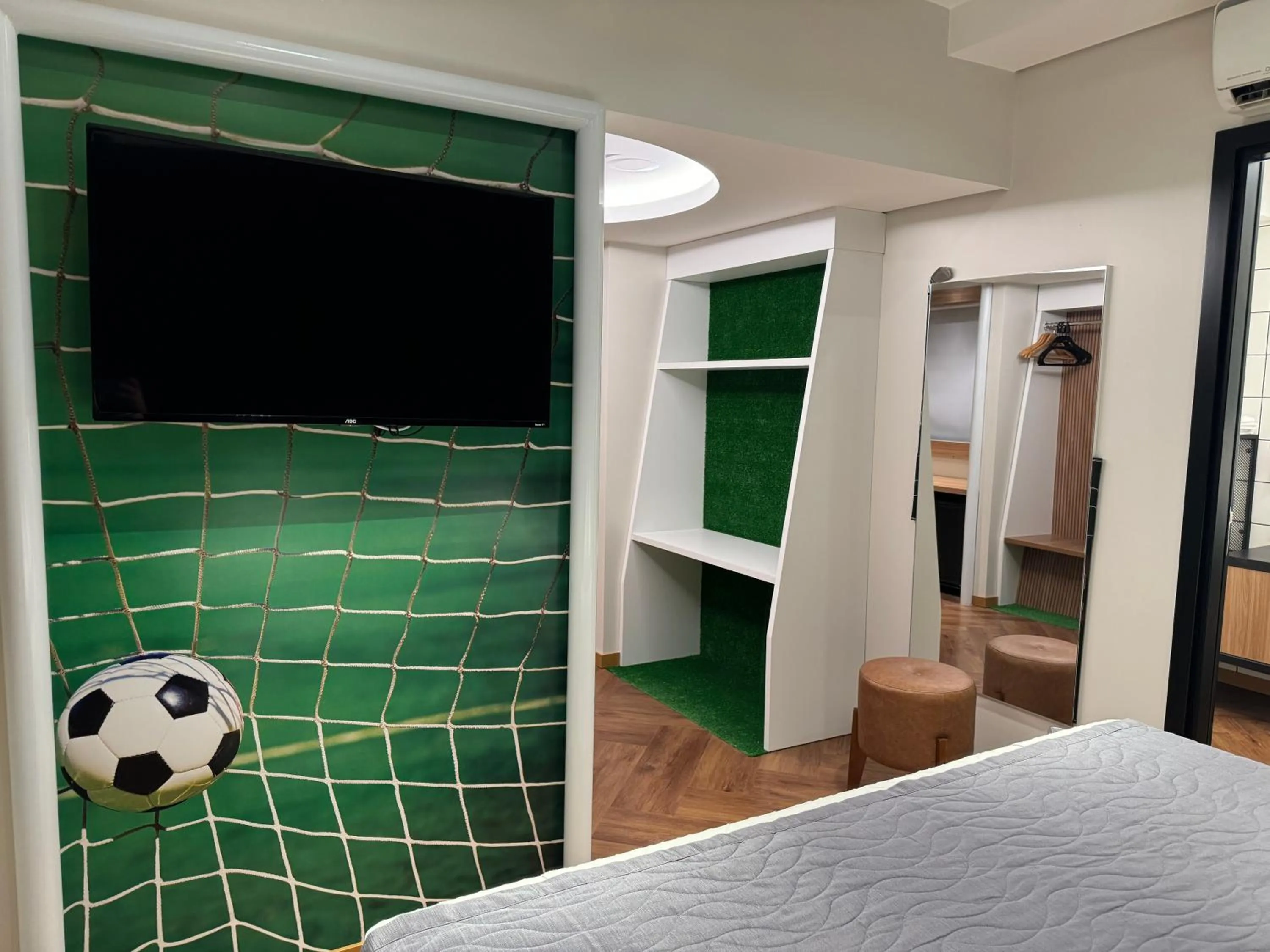 TV and multimedia, Bed in Mogano Premium Hotel - ELETROPOSTO