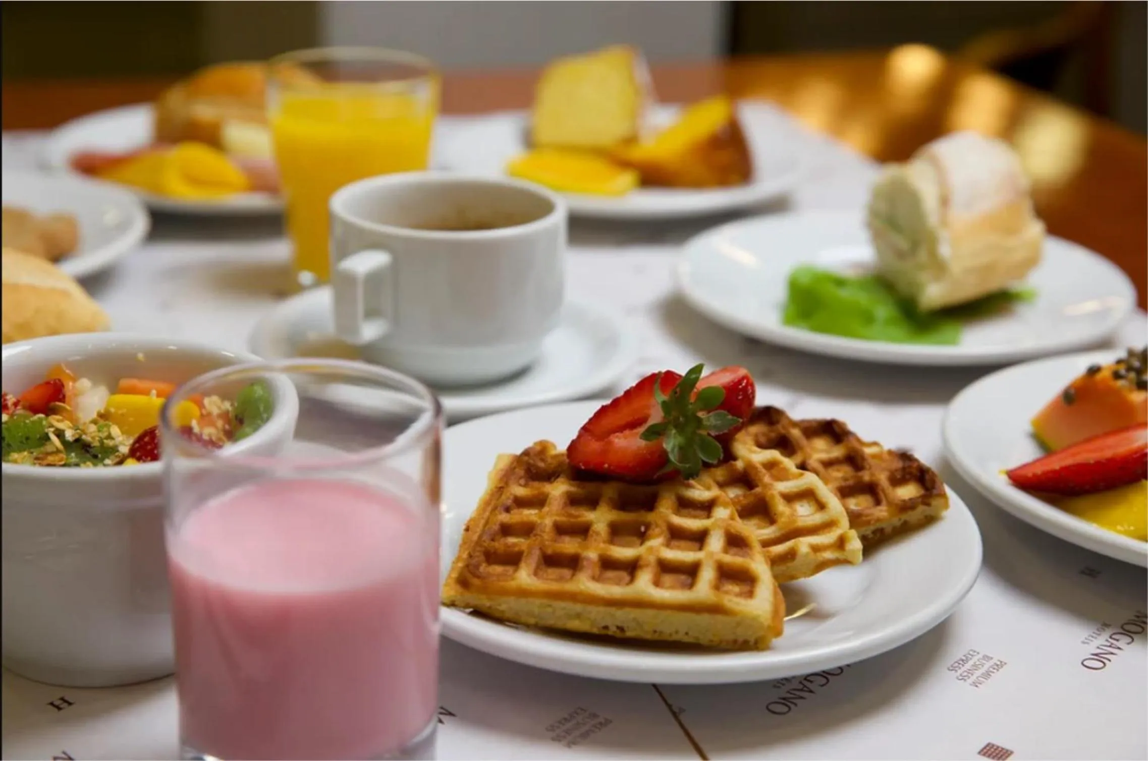 Breakfast in Mogano Premium Hotel - ELETROPOSTO