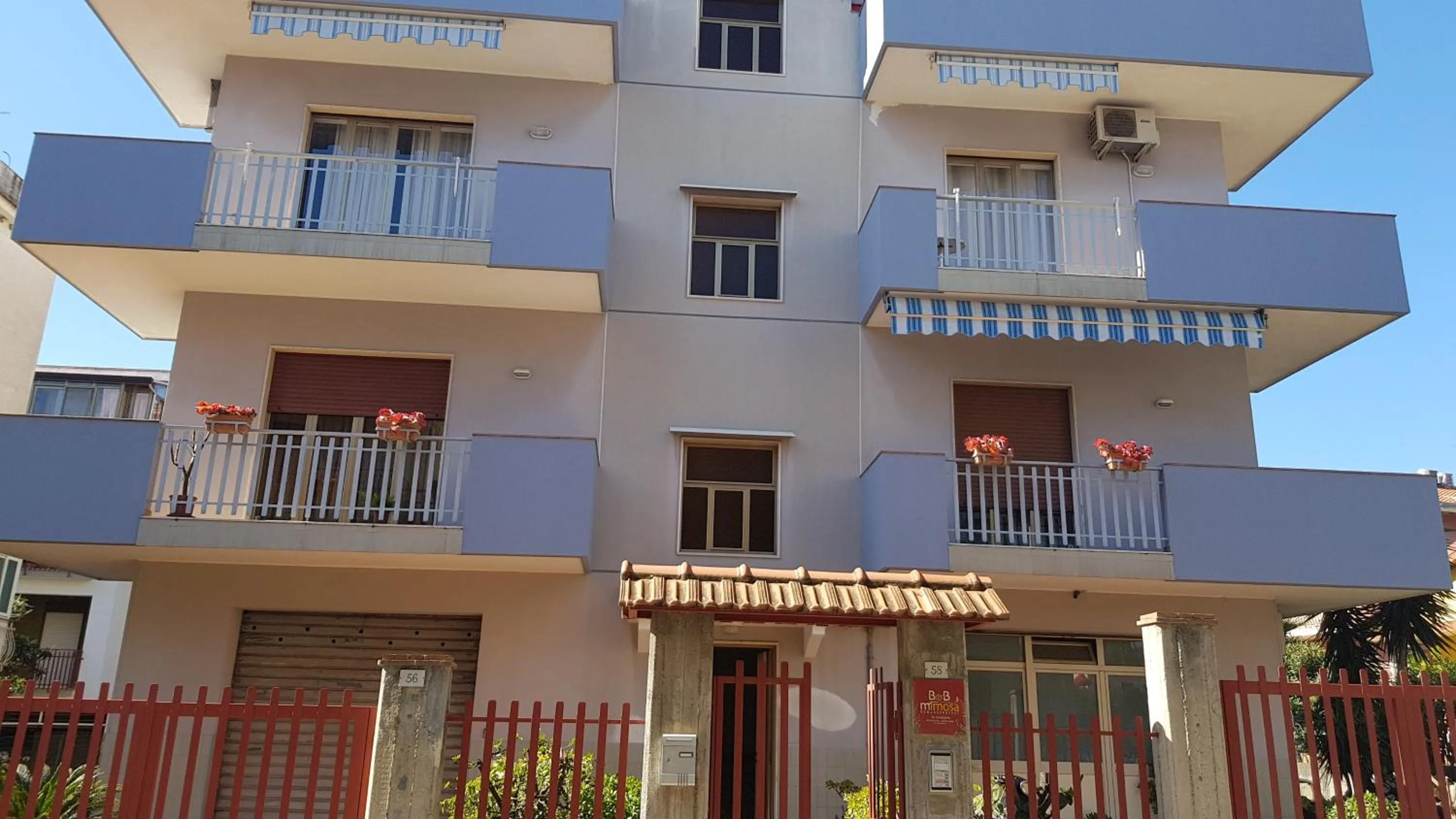 Facade/entrance in B&B Mimosa