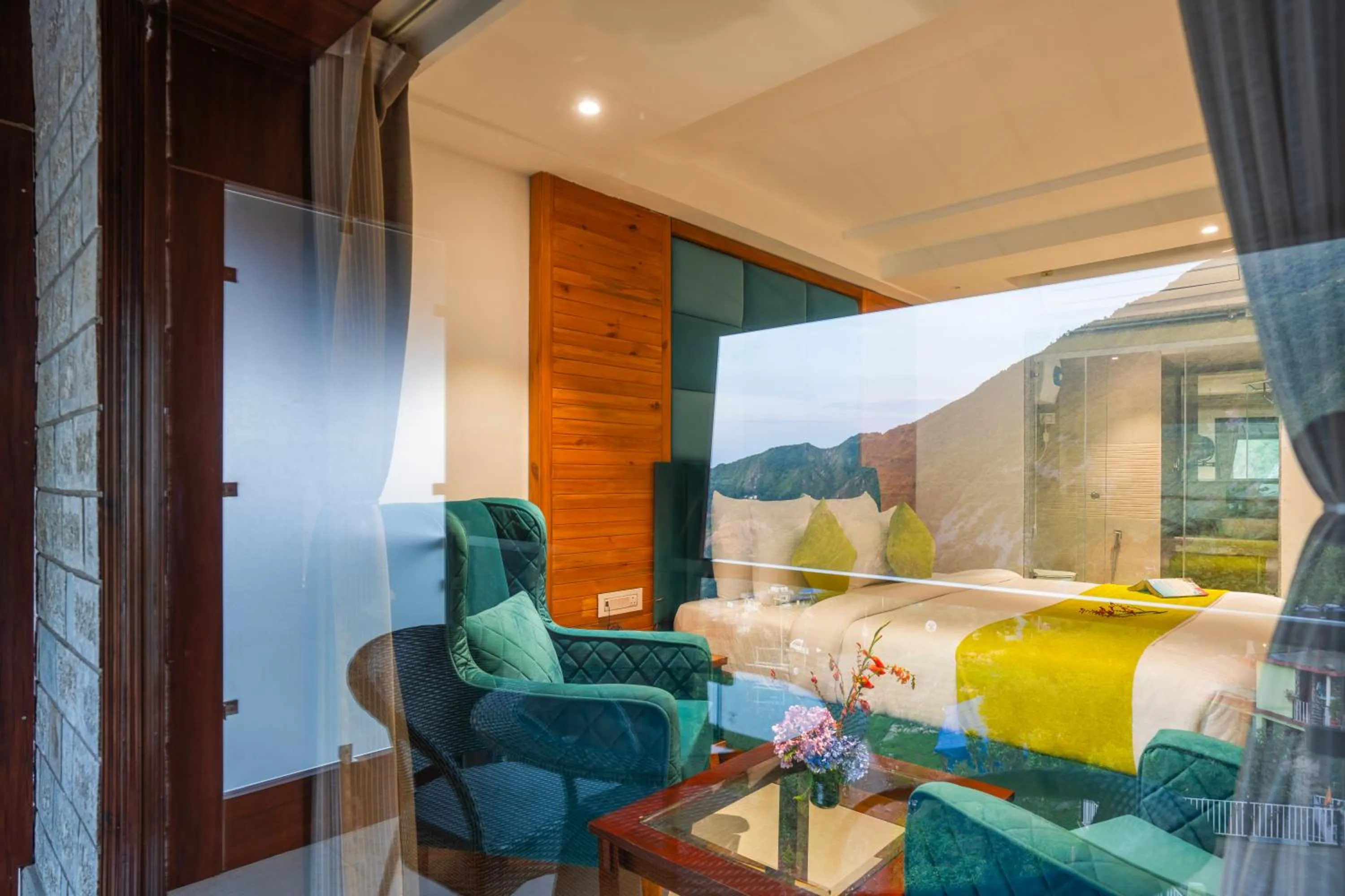 Photo of the whole room in Alt Life Luxe - Himalayan Crown - Dharamkot Mcleodganj