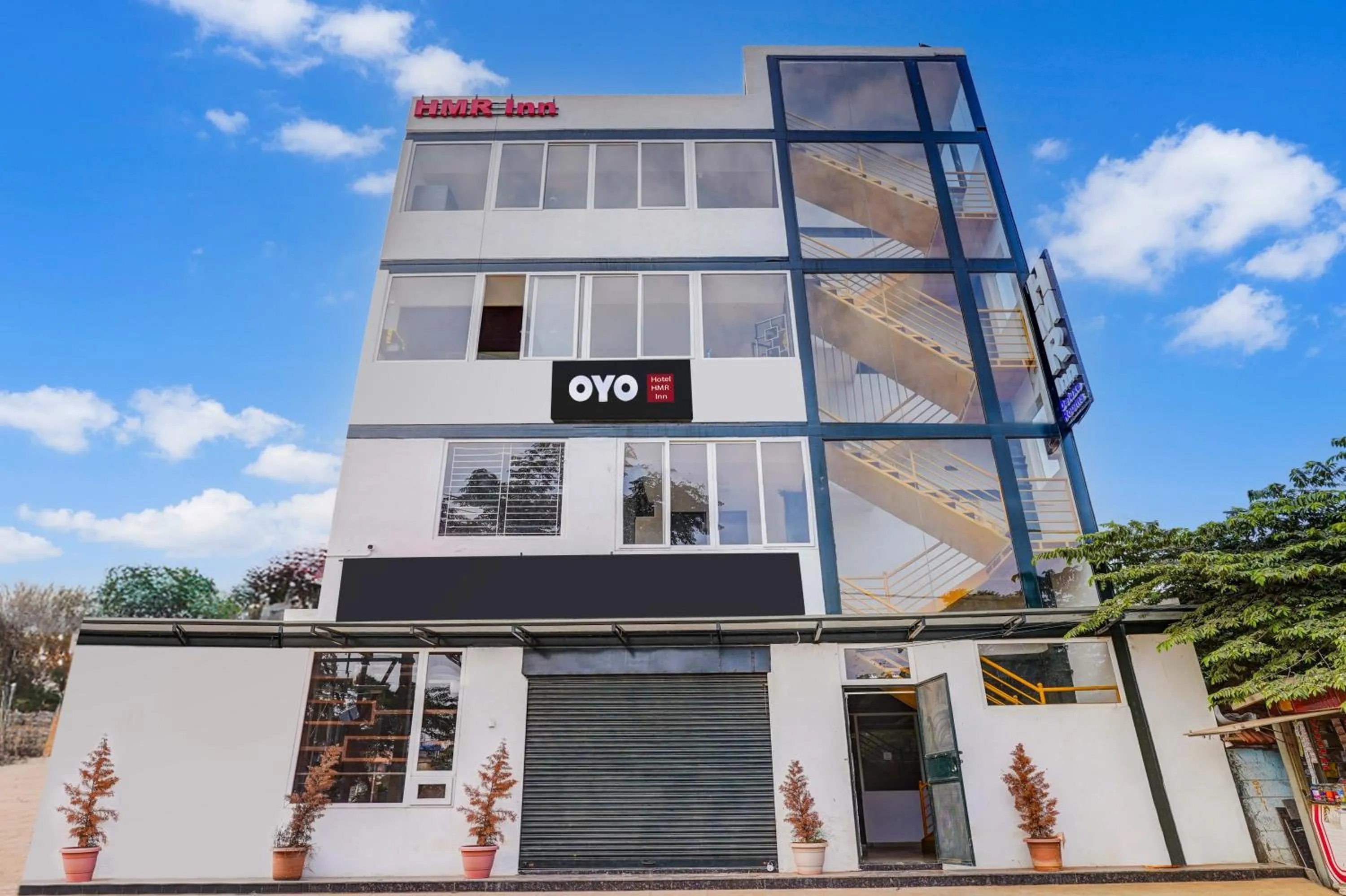 Facade/entrance in Super Hotel O HMR Inn