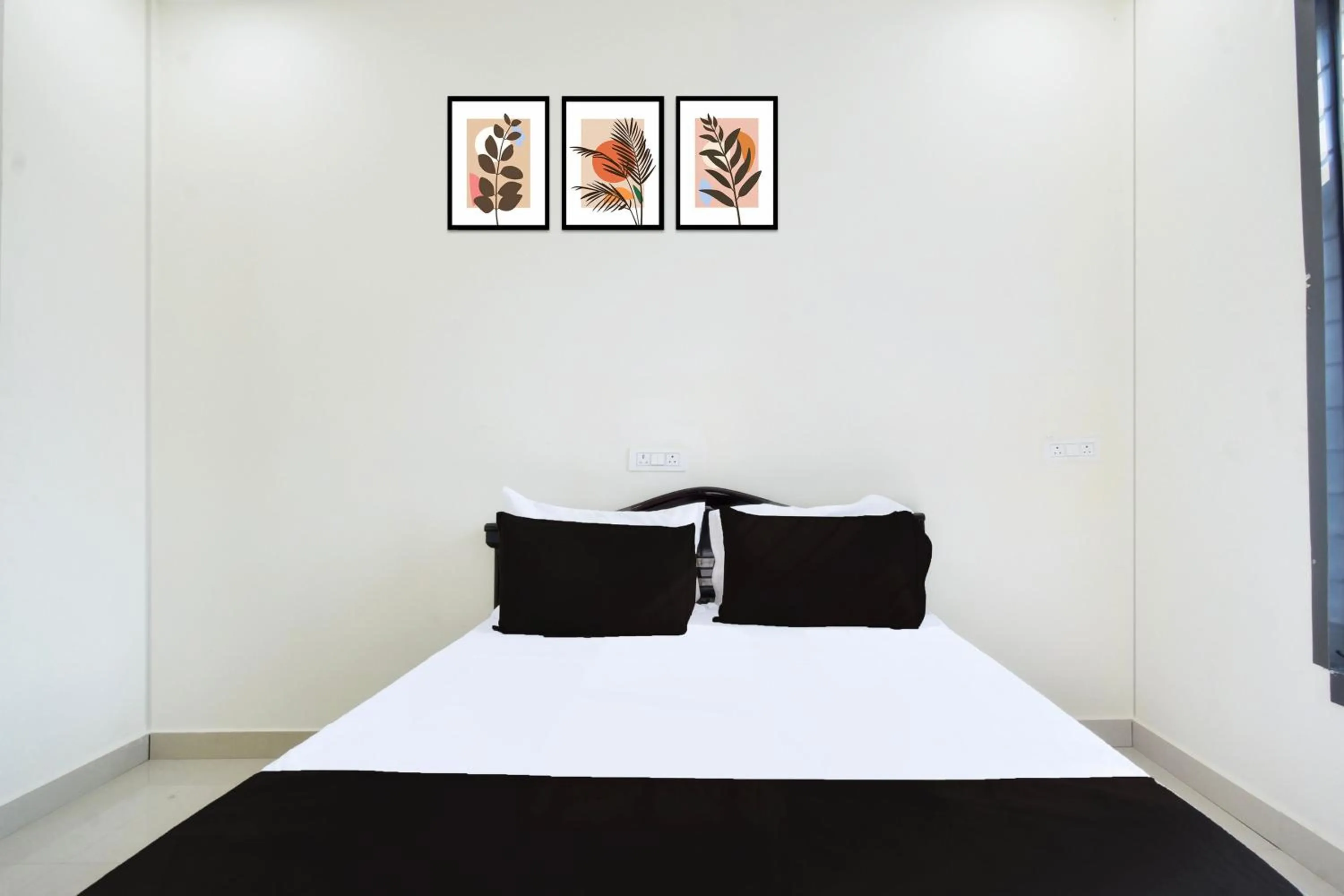 Bedroom in HOTEL RKS Near by Narsingi