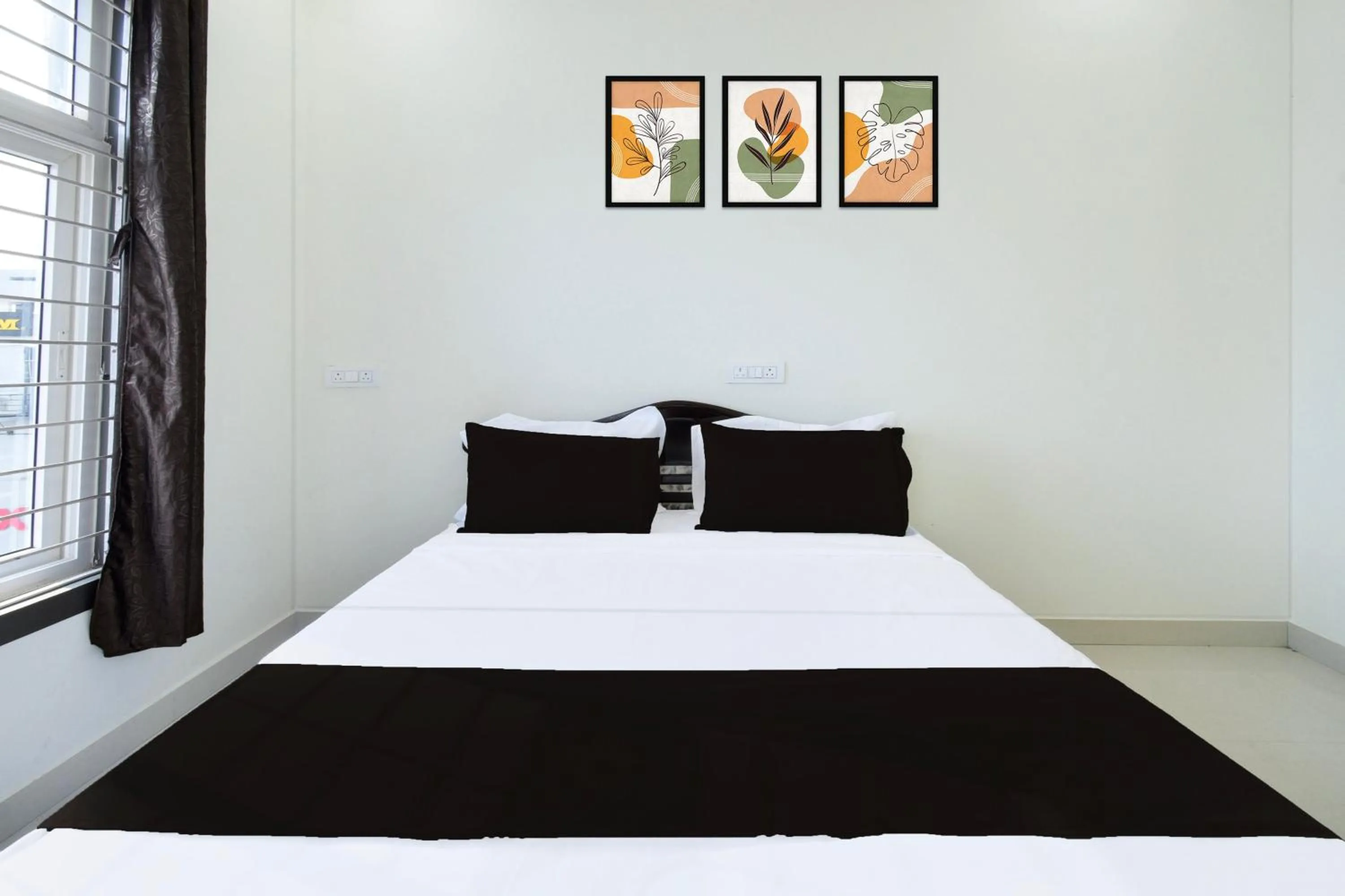 Bedroom in HOTEL RKS Near by Narsingi