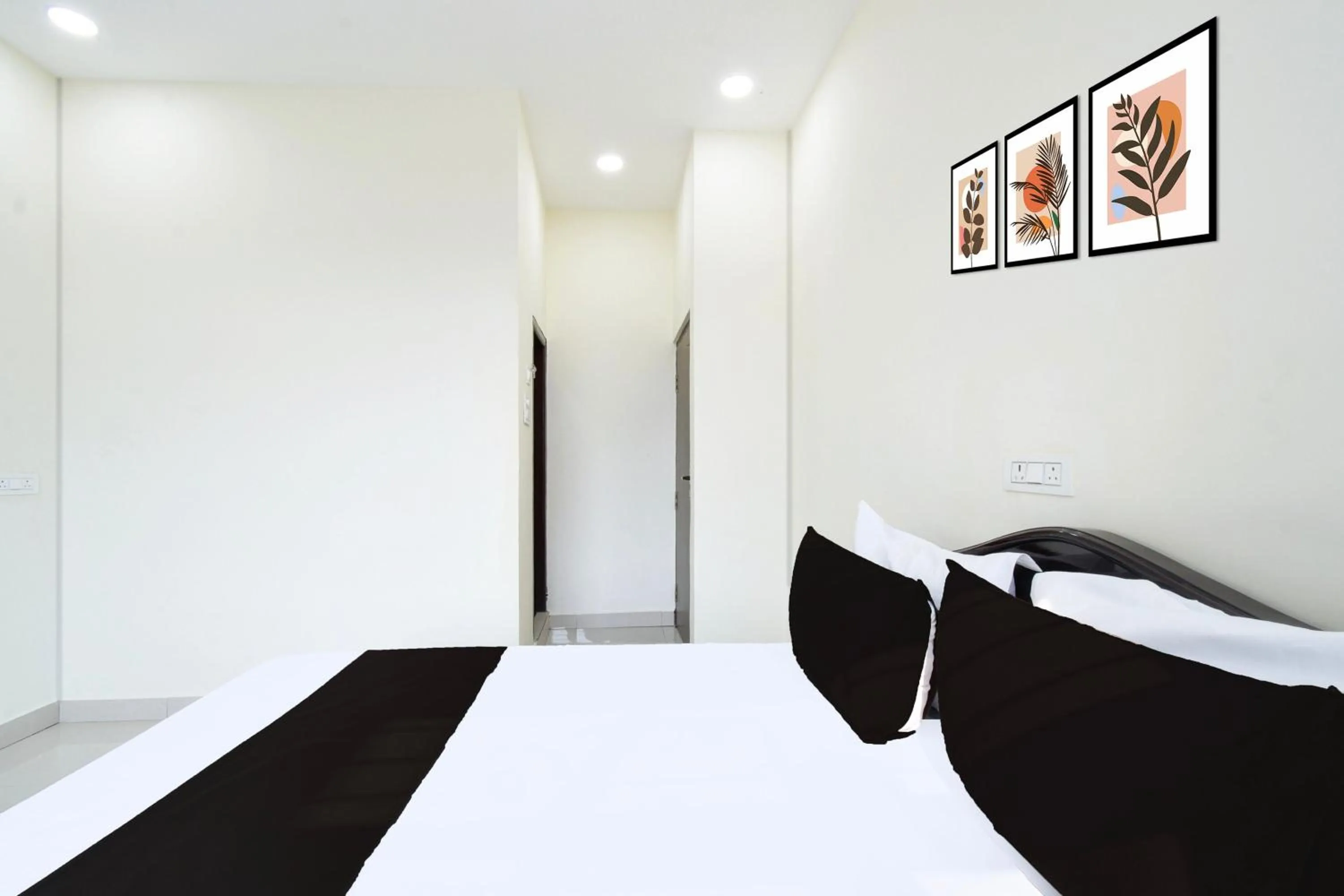 Bedroom in HOTEL RKS Near by Narsingi