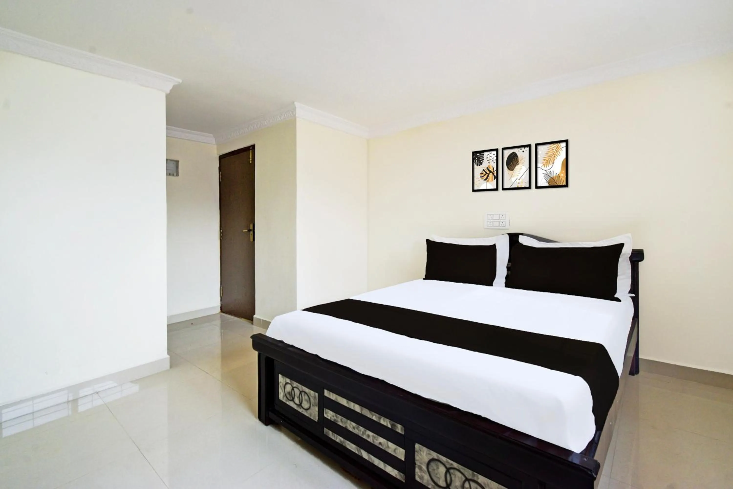 Bedroom in HOTEL RKS Near by Narsingi