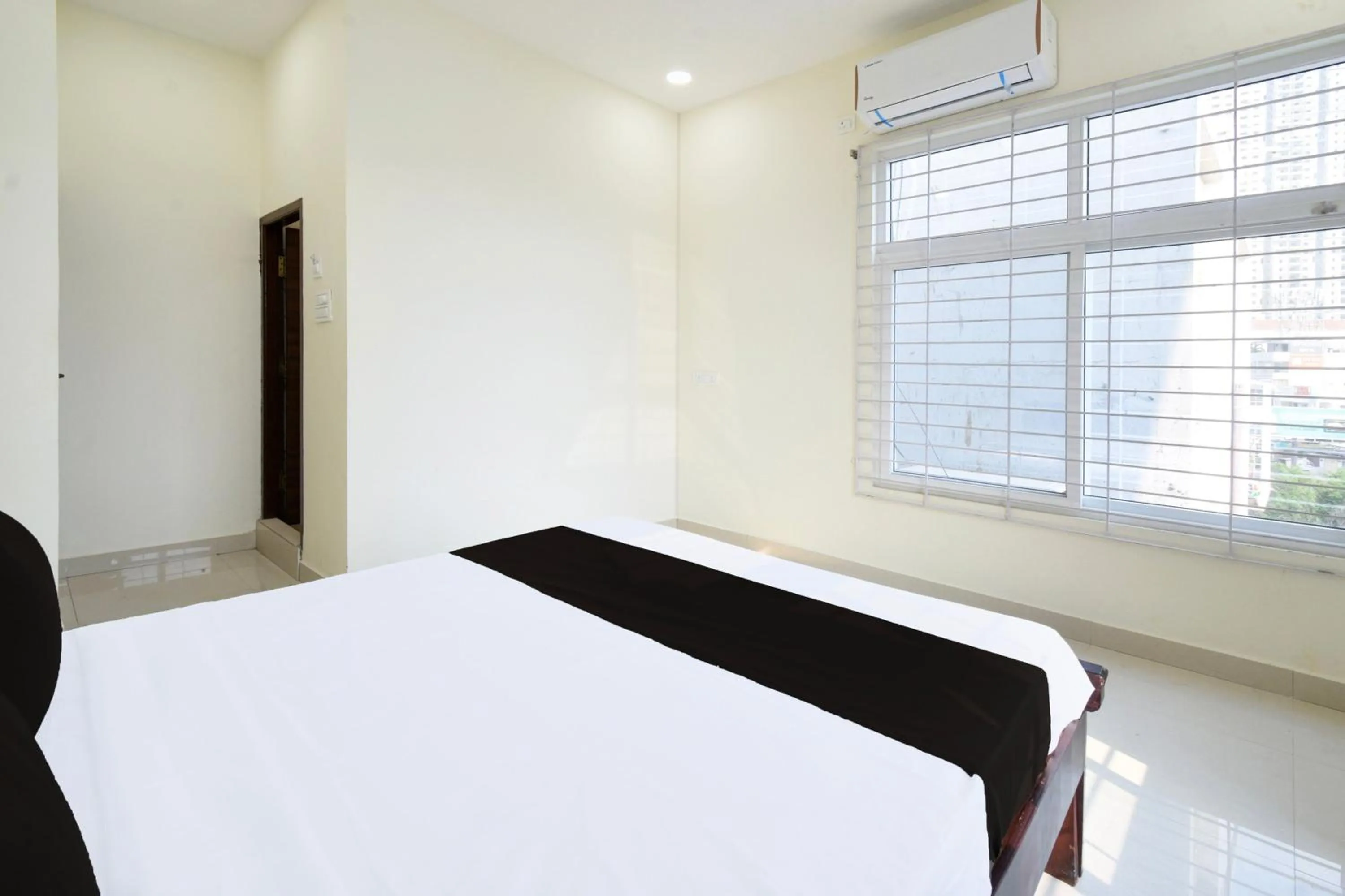 Bedroom in HOTEL RKS Near by Narsingi