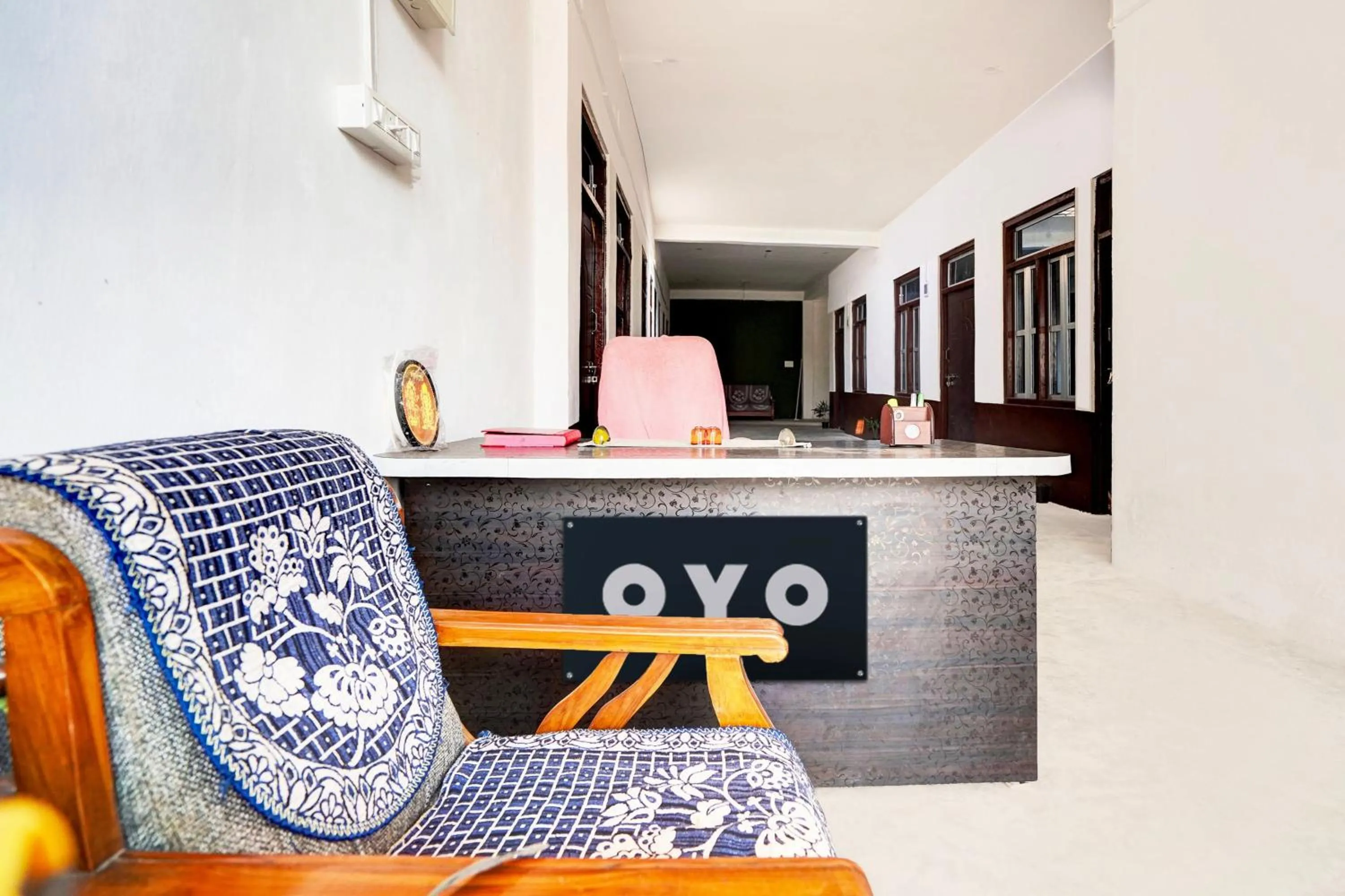 Lobby or reception in SPOT ON by OYO Hotel Lakshya Ghatampur