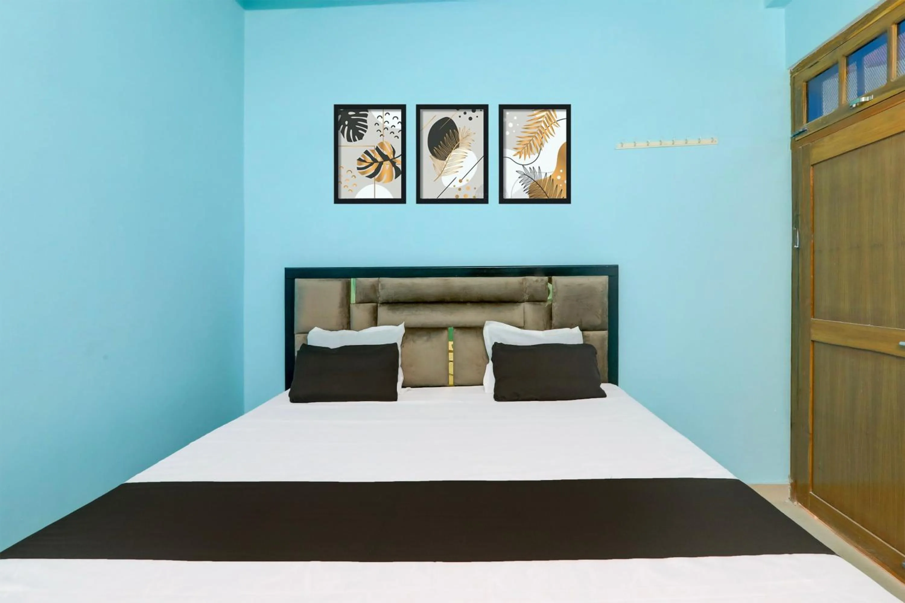 Bedroom, Bed in Hotel O SK