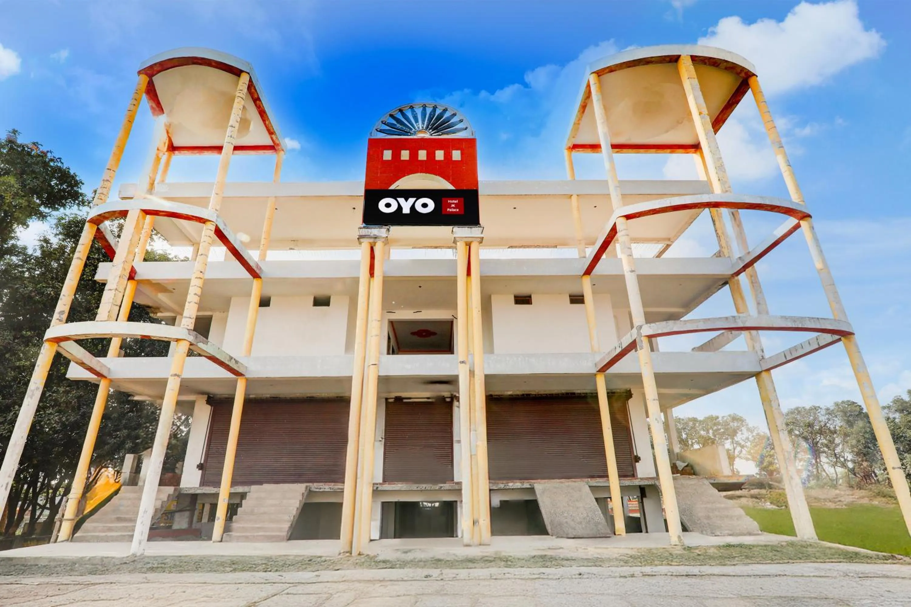 Facade/entrance in Hotel O SK