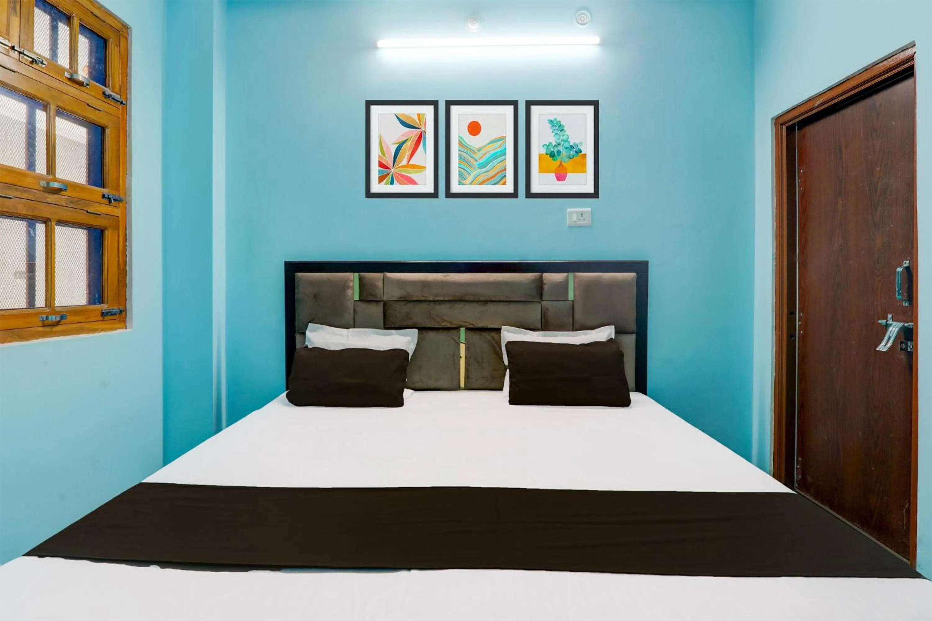 Bedroom, Bed in Hotel O SK