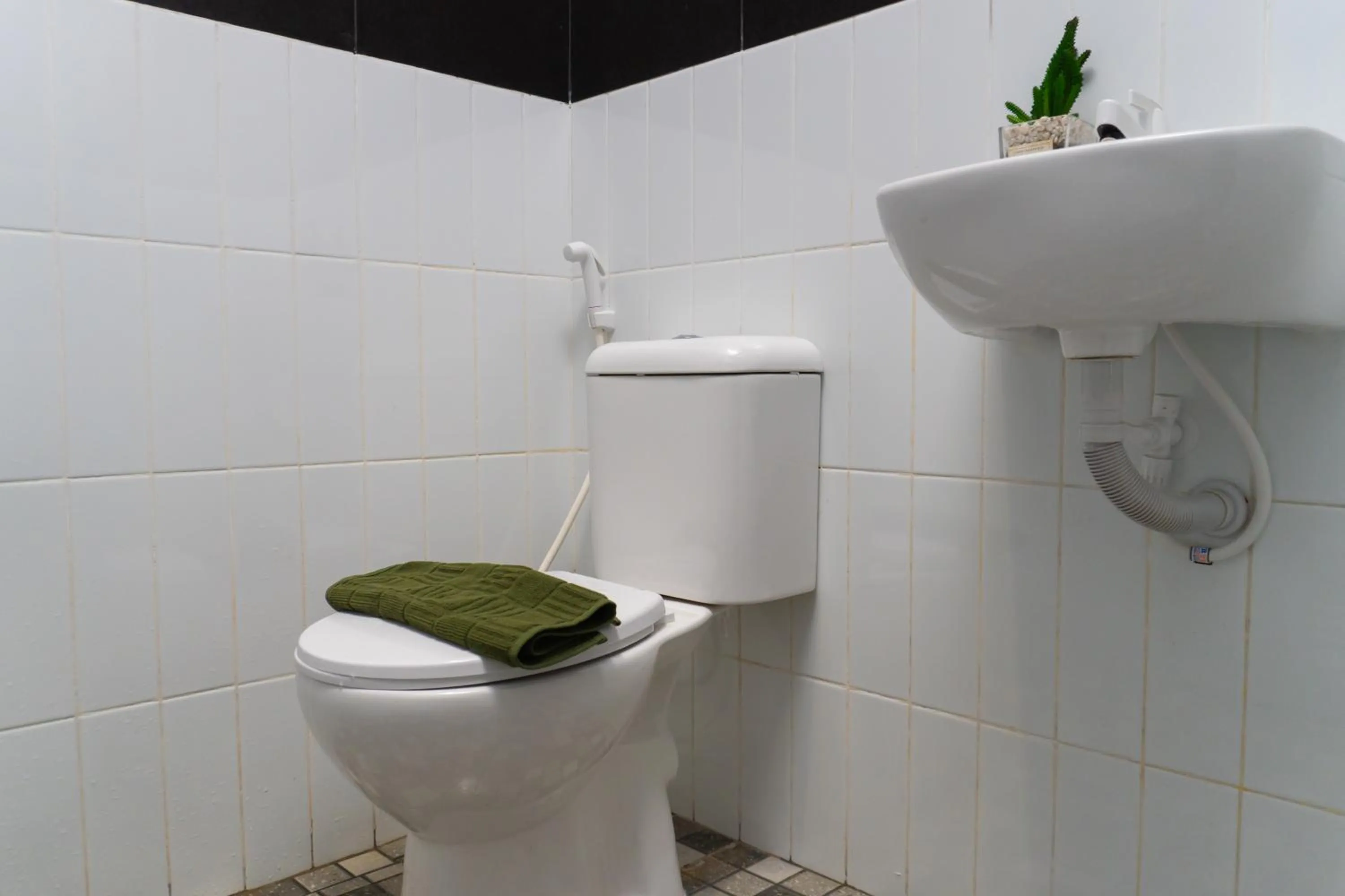 Behomy Crown Tangerang