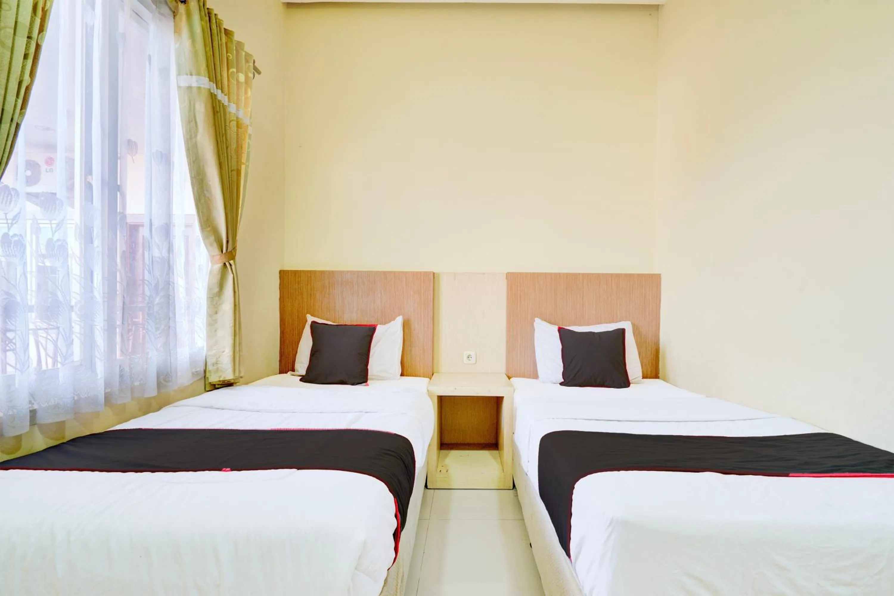 Bedroom in Collection O Cirebon Near Grage Mall Cirebon Formerly Rumah Suka