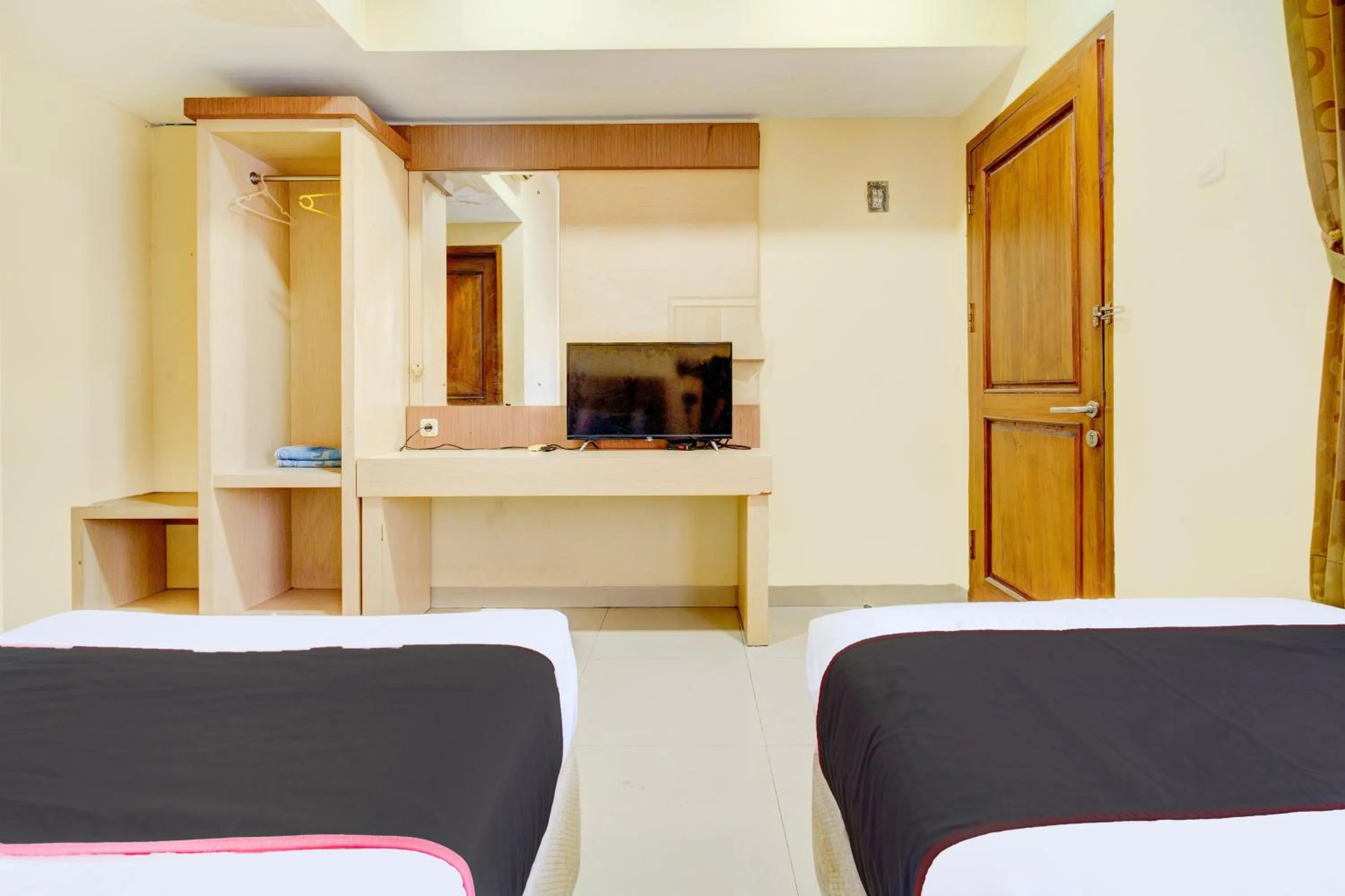 Bedroom in Collection O Cirebon Near Grage Mall Cirebon Formerly Rumah Suka