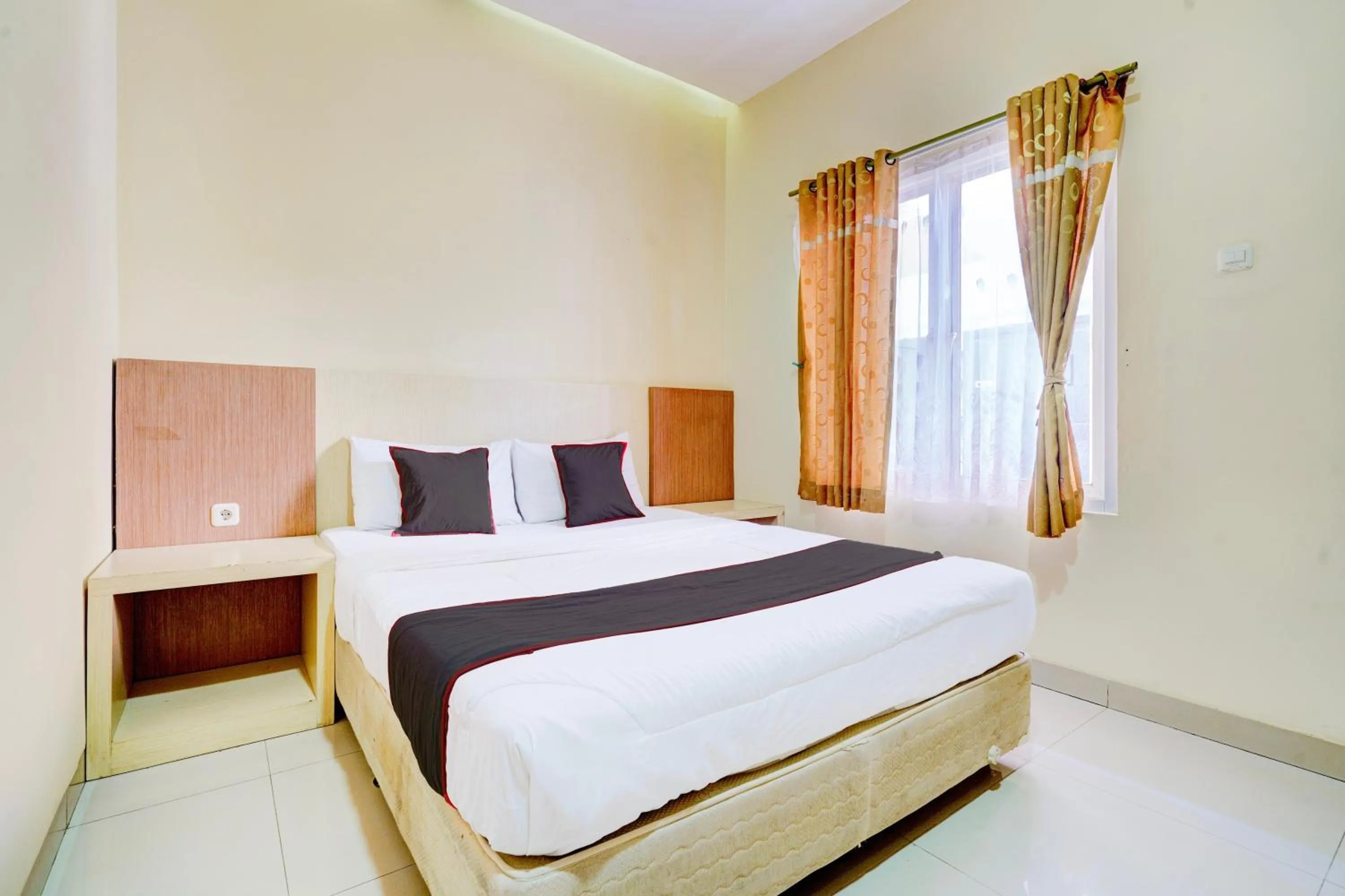Bedroom in Collection O Cirebon Near Grage Mall Cirebon Formerly Rumah Suka